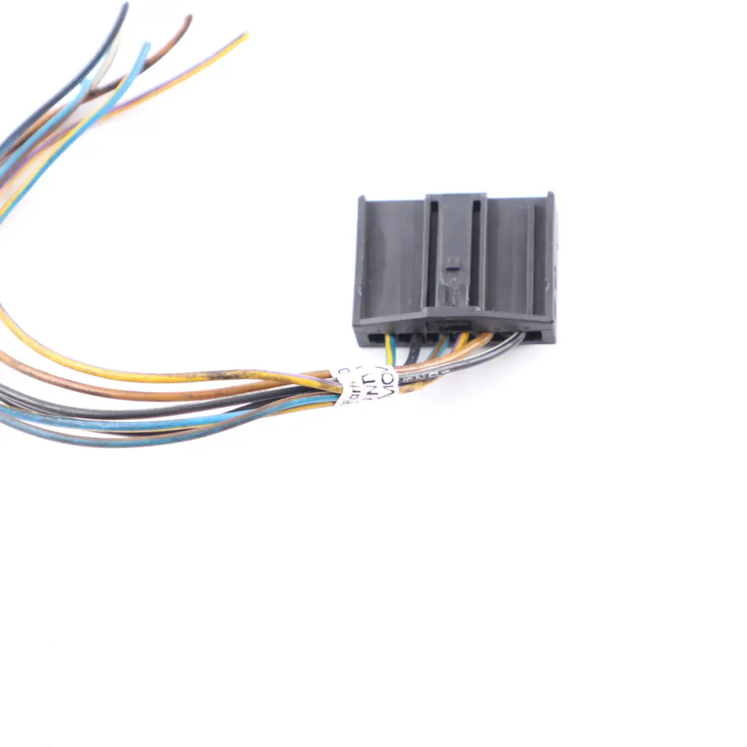 BMW X5 E70 Rear Light In The Side Panel Right O/S Plug Socket Wiring 6984754 - SKU 7200818-5 - Part number 7200818