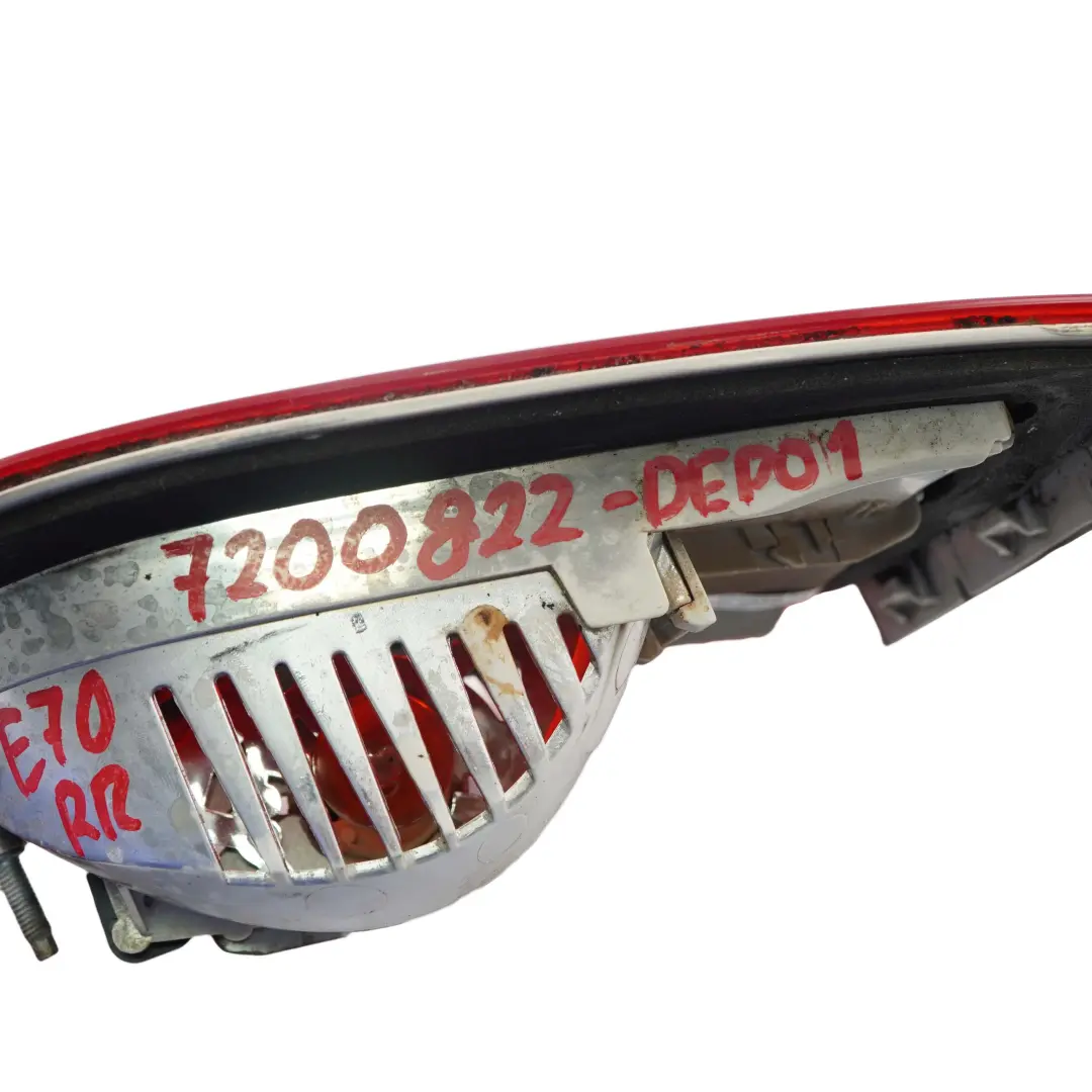 Lampa tylna prawa DEPO do BMW X5 E70 o numerze 7200822 BMW X5 E70 Lampa tylna prawa DEPO - SKU 7200822-DEPO1 - Numer Części 7200822
