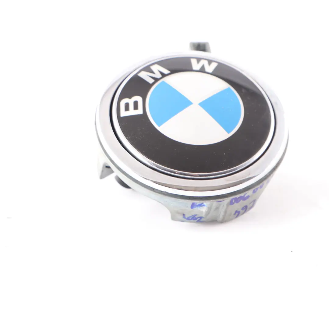 Boot Trunk Lid Tailgate Button Opening Handle 7200896 to BMW E63 E64 with Part number 7200900 BMW E63 E64 Boot Trunk Lid Tailgate Button Opening Handle 7200896 - SKU 7200900-1 - Part number 7200900