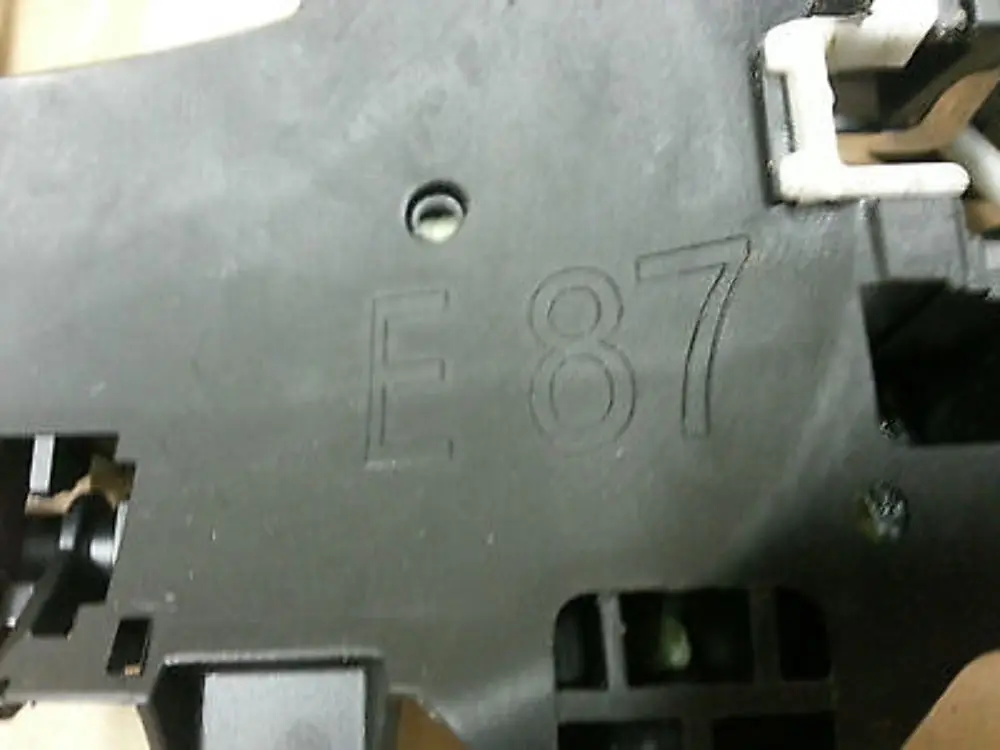 Carrier Outside Door Handle Left front rear N/S to BMW 1 SERIES E81 E82 E87 E88 with Part number 7200935 BMW 1 SERIES E81 E82 E87 E88 Carrier Outside Door Handle Left front rear N/S - SKU 7200935-1 - Part number 7200935