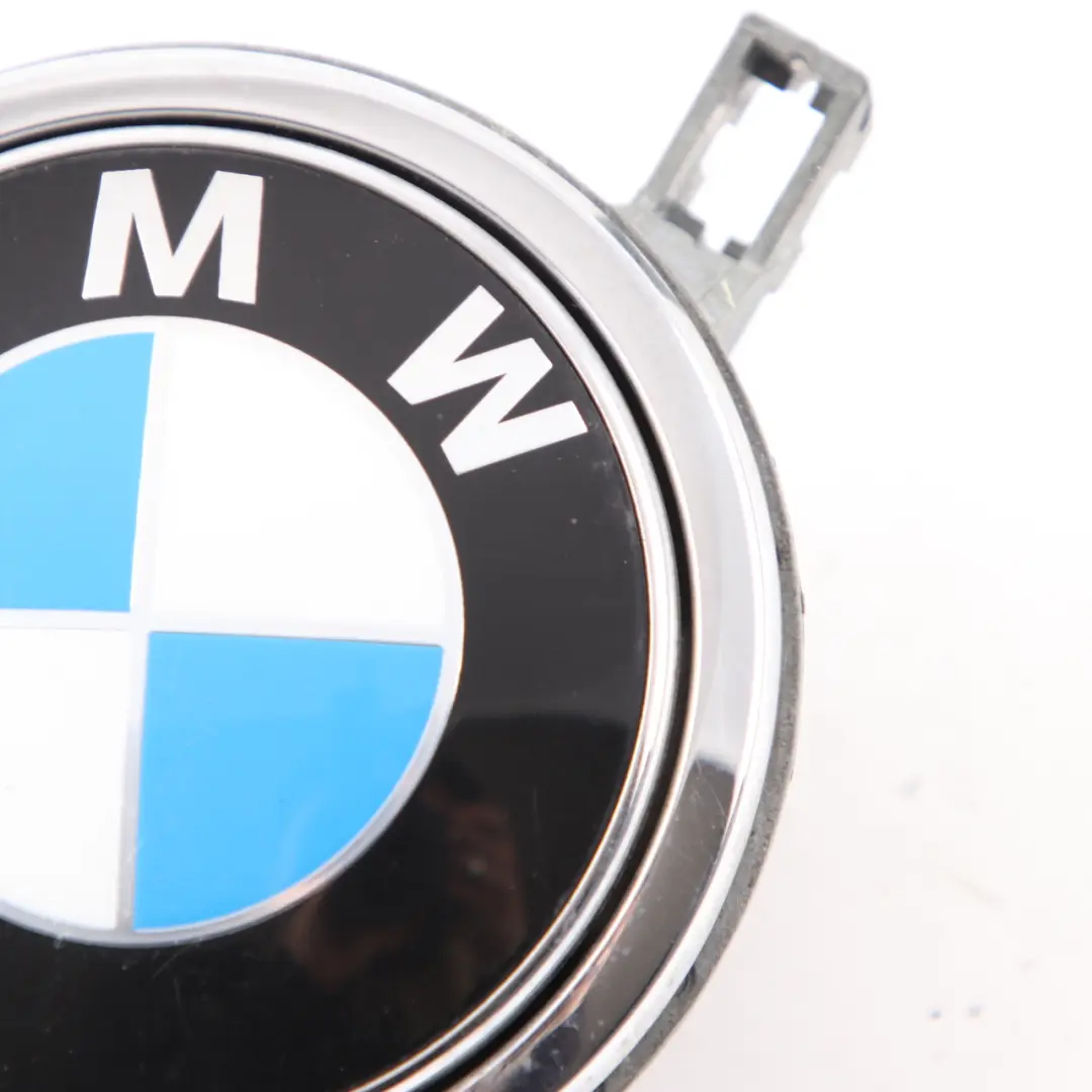 Emblem Button Tailgate Badge Open Opening to BMW 1 Series E81 E87 E87N LCI with Part number 7200938 BMW 1 Series E81 E87 E87N LCI Emblem Button Tailgate Badge Open Opening - SKU 7200938-1 - Part number 7200938
