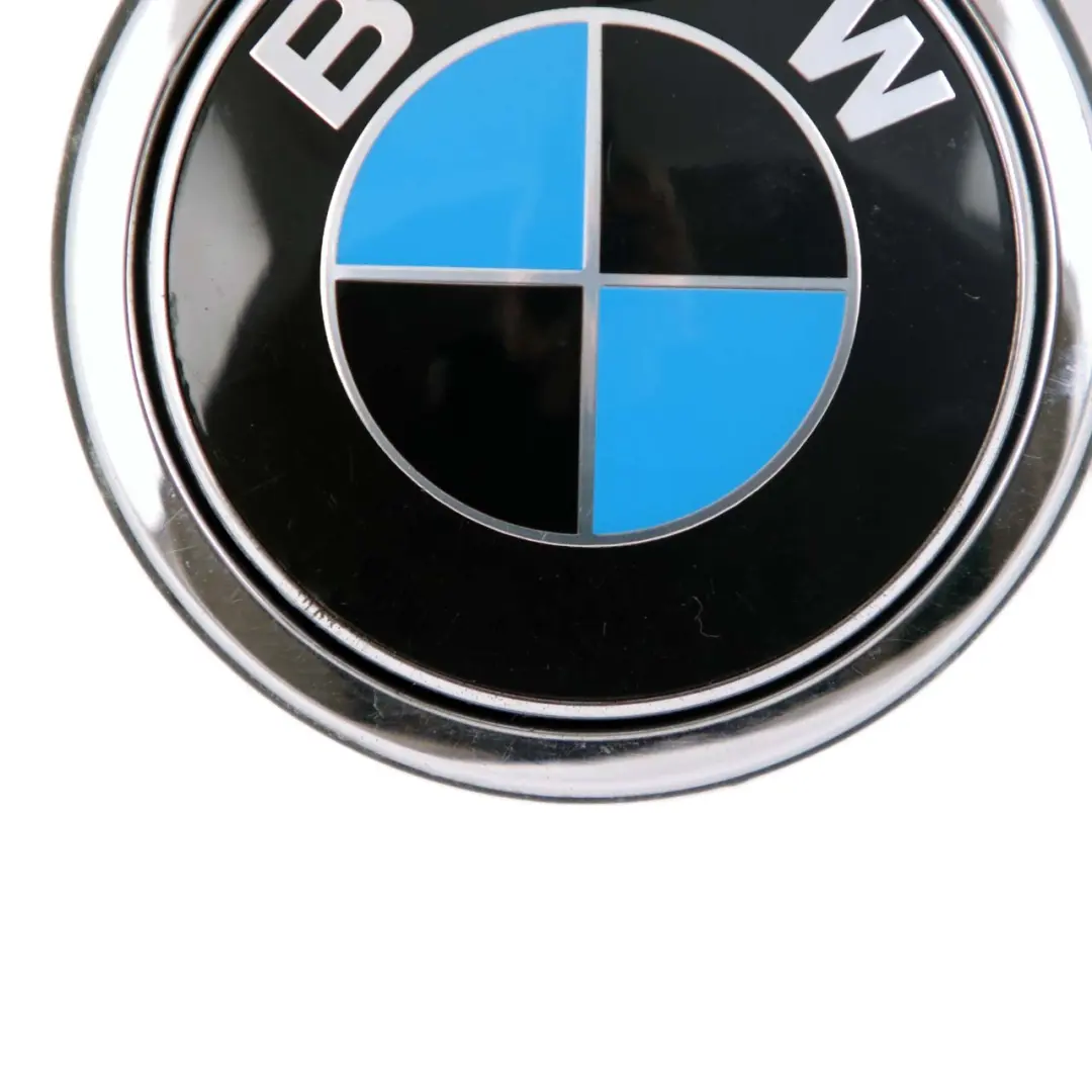 Emblem Blue Button Tailgate Badge Open Opening to BMW 1 Series E81 E87 LCI with Part number 7200938 BMW 1 Series E81 E87 LCI Emblem Blue Button Tailgate Badge Open Opening - SKU 7200938-3 - Part number 7200938