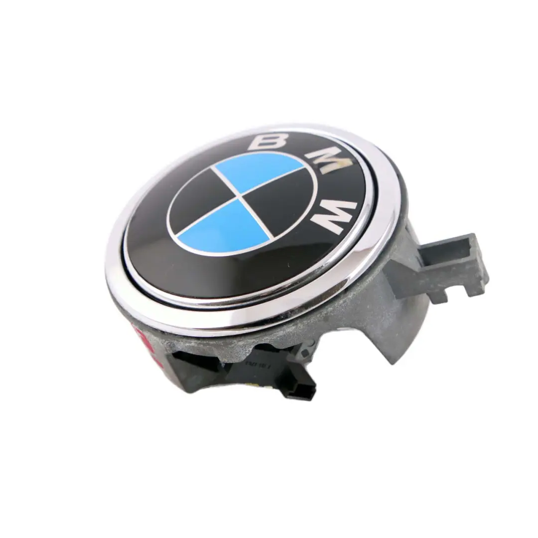 Emblem Blue Button Tailgate Badge Open Opening to BMW 1 Series E81 E87 LCI with Part number 7200938 BMW 1 Series E81 E87 LCI Emblem Blue Button Tailgate Badge Open Opening - SKU 7200938-3 - Part number 7200938