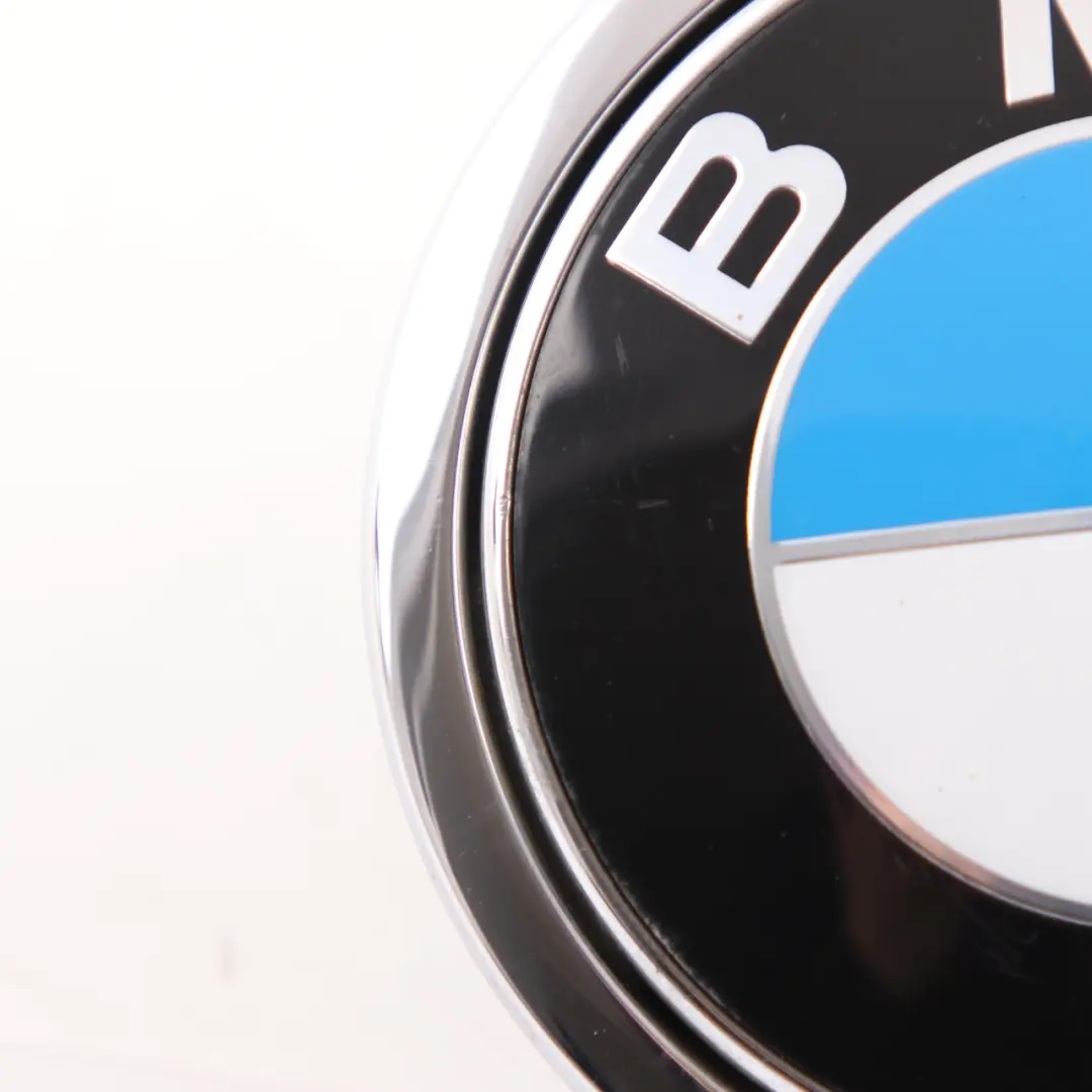 Emblem Button Tailgate Badge Open Opening to BMW E81 E87 LCI with Part number 7200938 BMW E81 E87 LCI Emblem Button Tailgate Badge Open Opening - SKU 7200938-5 - Part number 7200938
