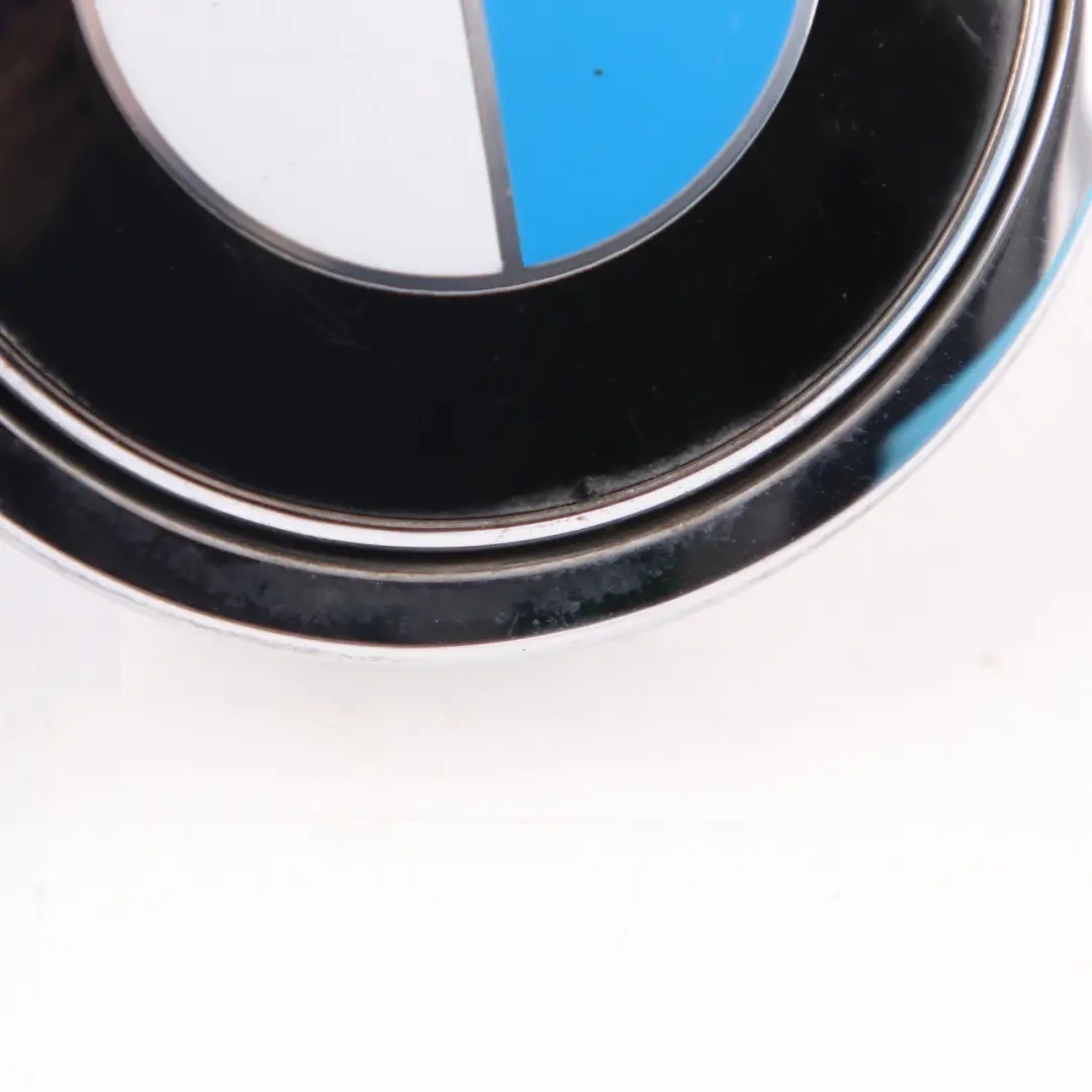 Emblem Button Tailgate Badge Open Opening to BMW E81 E87 LCI with Part number 7200938 BMW E81 E87 LCI Emblem Button Tailgate Badge Open Opening - SKU 7200938-5 - Part number 7200938