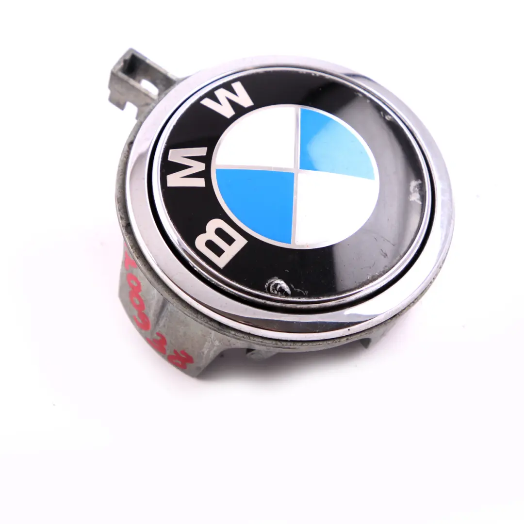 Emblema pulsante portellone apertura per BMW E81 E87 con numero di parte 7200938 BMW E81 E87 Emblema pulsante portellone apertura - SKU 7200938 - Numero di parte 7200938