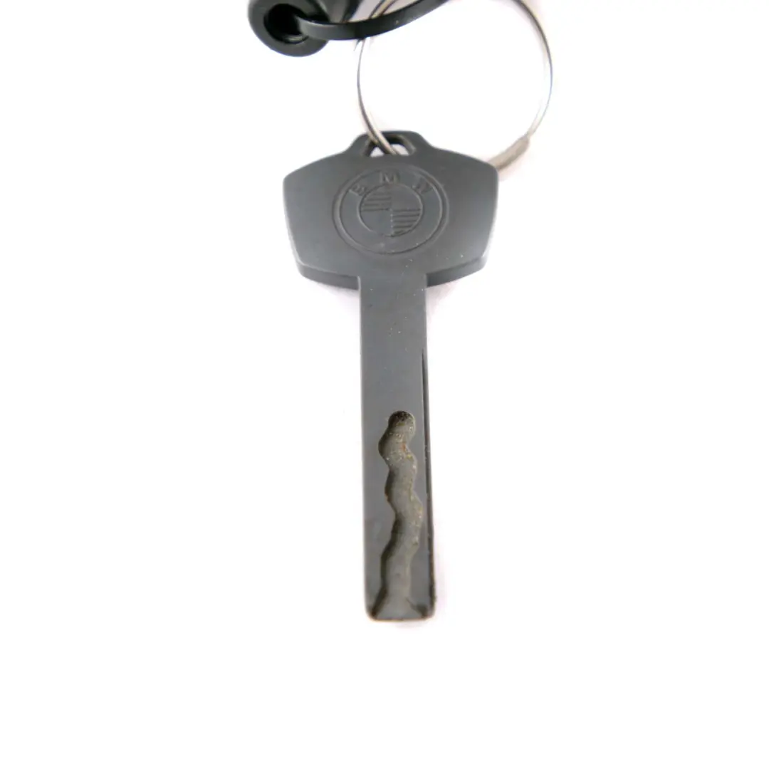 Chiave chiusura baule posteriore 8241088 per BMW 5 E60 E60N LCI con numero di parte 7201533 BMW 5 E60 E60N LCI Chiave chiusura baule posteriore 8241088 - SKU 7201533-1 - Numero di parte 7201533