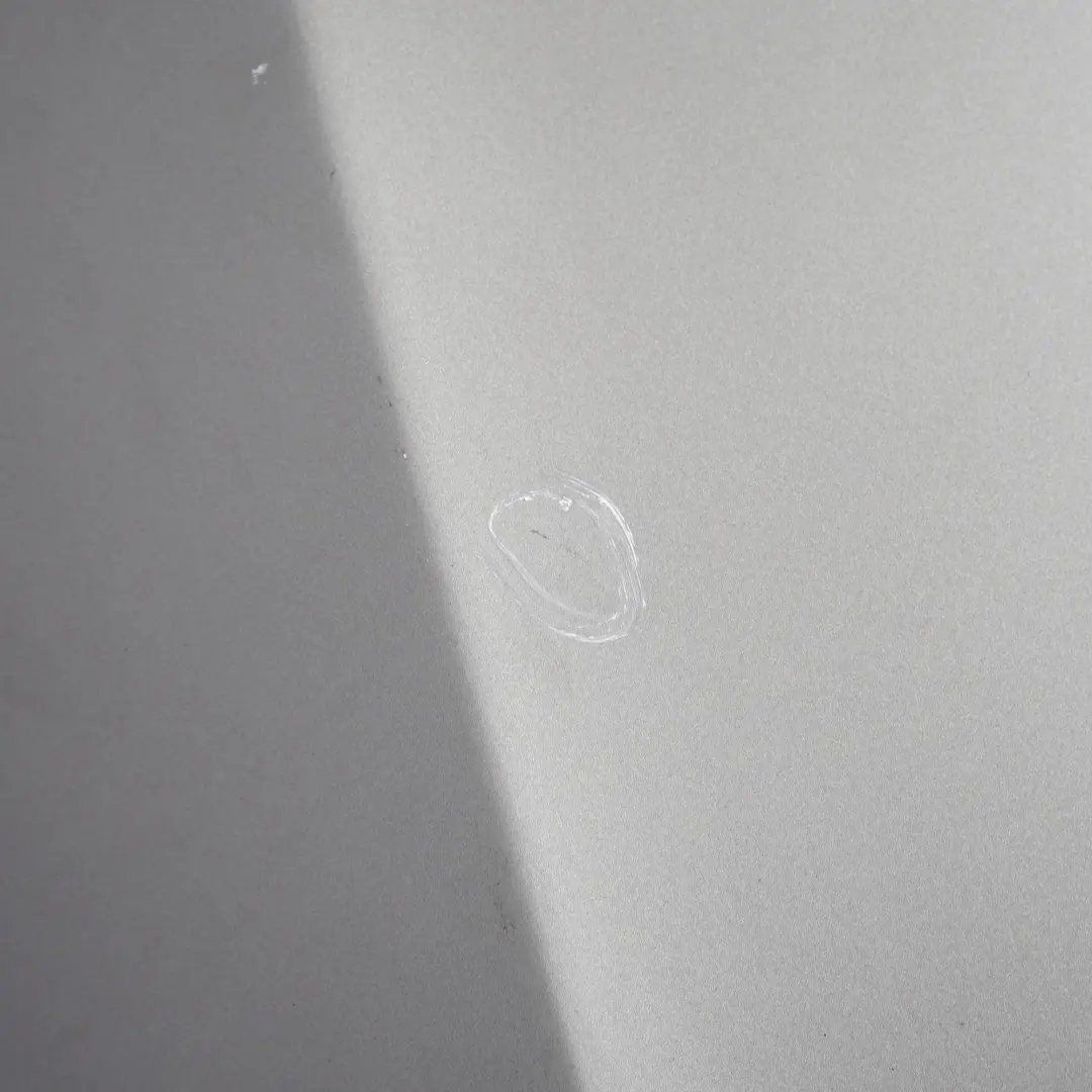 Couvercle de porte avant gauche Gris Sterlinggrau Métallisé - 472 pour BMW Z4 E85 à propos du numéro de pièce 7201637 BMW Z4 E85 Couvercle de porte avant gauche Gris Sterlinggrau Métallisé - 472 - SKU 7201637-STG1 - Numéro de pièce 7201637