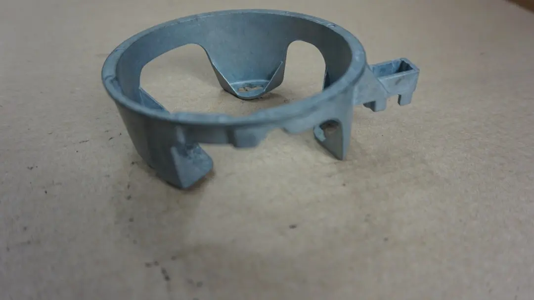 BMW E81 E87 E87N LCI Supporto Posteriore Stemma - SKU 7201960 - Numero di parte 51247201960