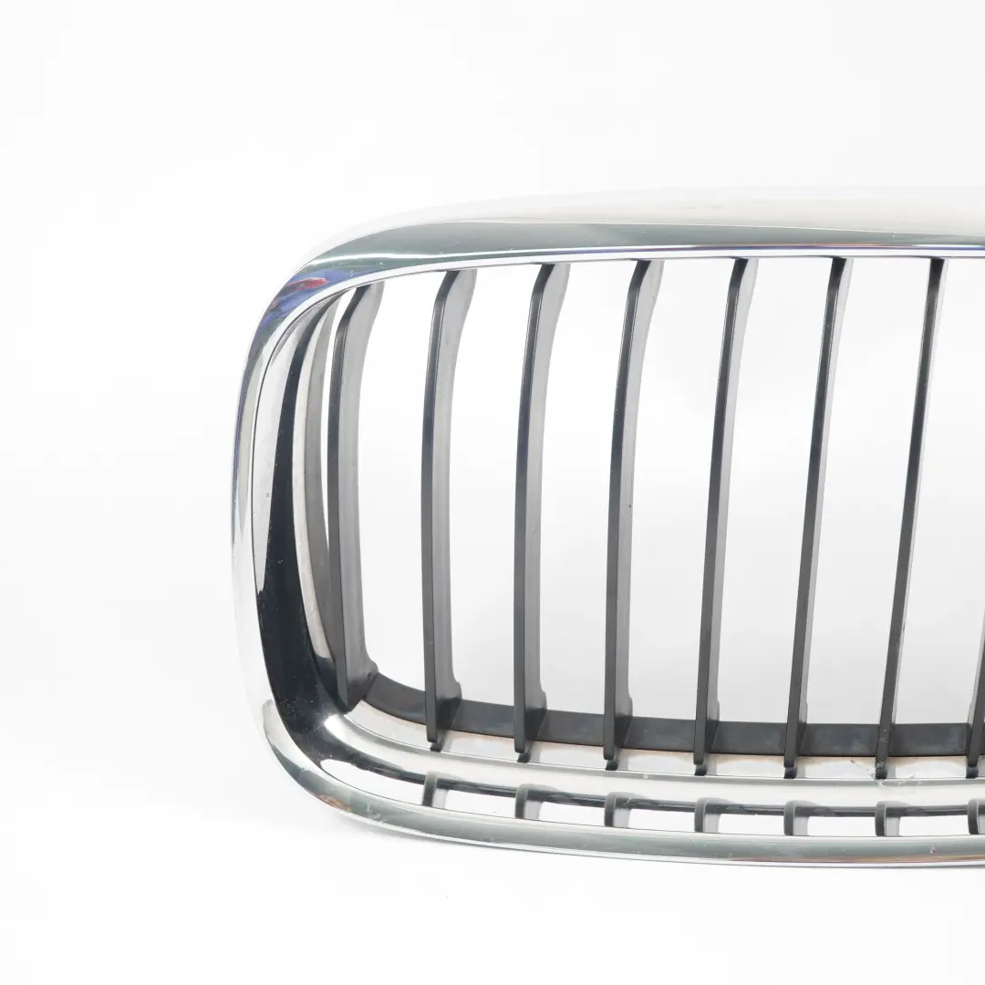 DE90 E91 LCI Grill Nerka Atrapa Lewa Chrom do BMW o numerze 7201967 BMW DE90 E91 LCI Grill Nerka Atrapa Lewa Chrom - SKU 7201967 - Numer Części 7201967