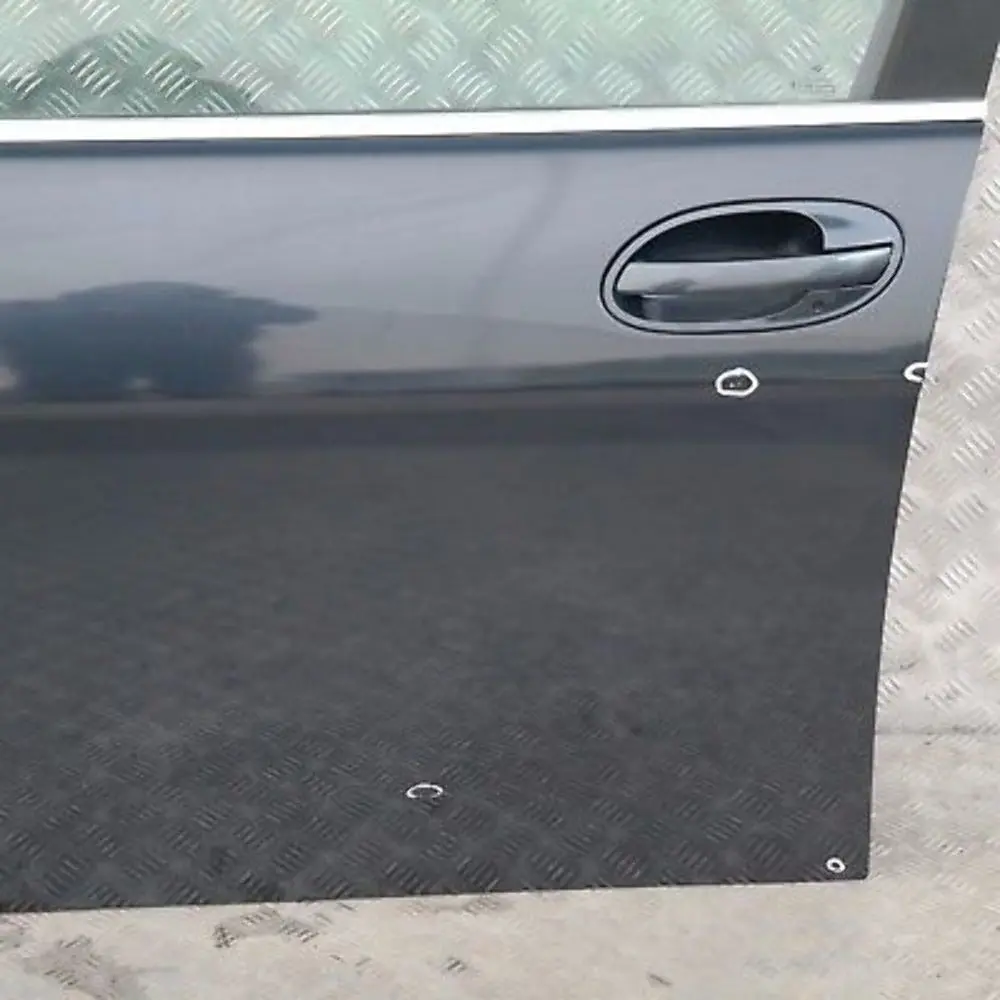 Fahrerseite Tür vorne links Toledoblau Blau Metallic 482 für BMW 7 er E65 E66 mit Teilenummer 7202081 BMW 7 er E65 E66 Fahrerseite Tür vorne links Toledoblau Blau Metallic 482 - SKU 7202081-TDB1 - Teilenummer 7202081