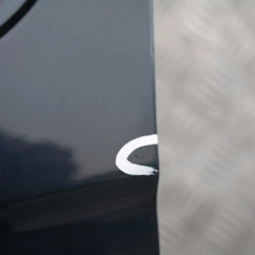 Fahrerseite Tür vorne links Toledoblau Blau Metallic 482 für BMW 7 er E65 E66 mit Teilenummer 7202081 BMW 7 er E65 E66 Fahrerseite Tür vorne links Toledoblau Blau Metallic 482 - SKU 7202081-TDB1 - Teilenummer 7202081