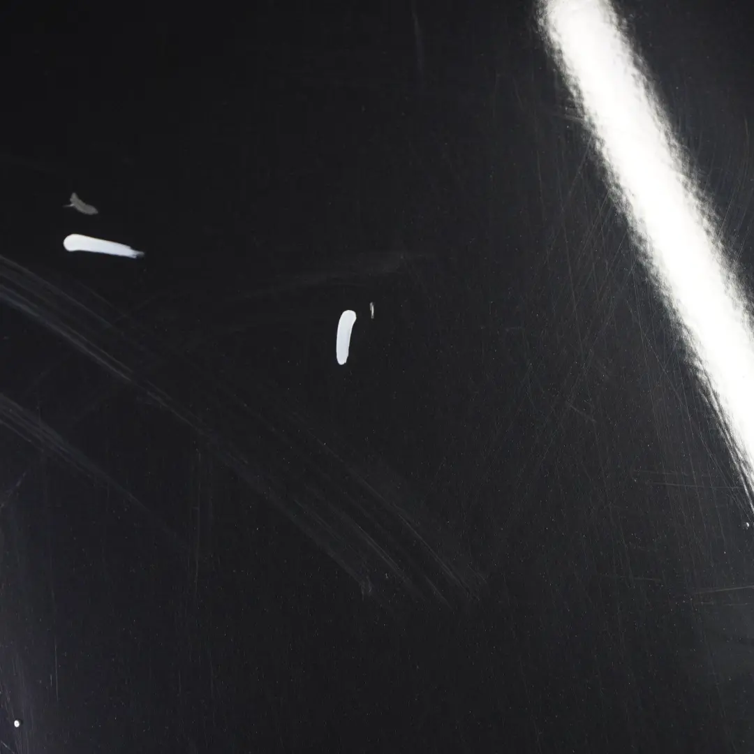 Porta posteriore sinistra Pannello di copertura Nero Zaffiro - 475 per BMW E65 con numero di parte 7202083 BMW E65 Porta posteriore sinistra Pannello di copertura Nero Zaffiro - 475 - SKU 7202083-BS1 - Numero di parte 7202083