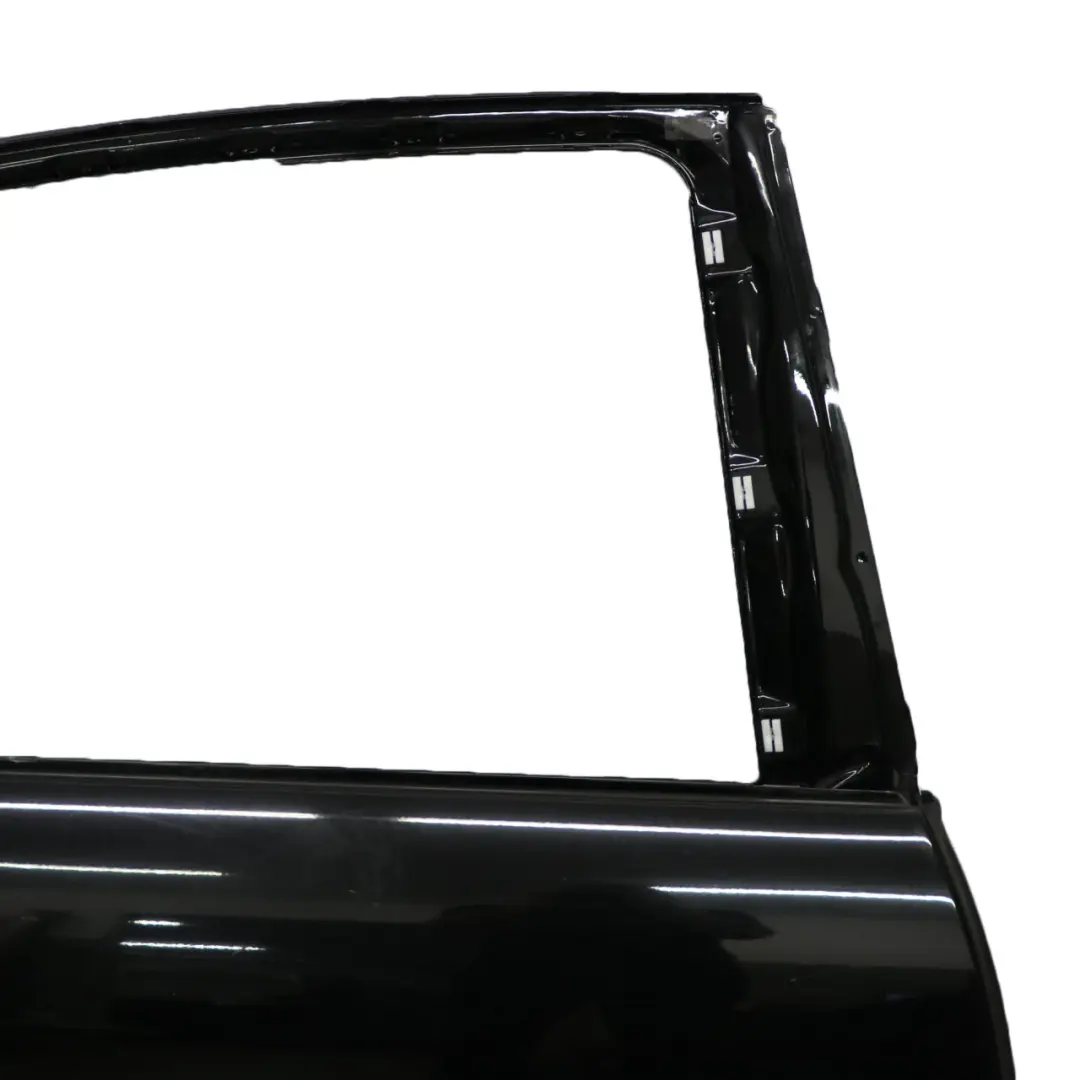 Puerta Trasera Derecha Schwarz 2 - 668 para BMW E65 con número de pieza 7202084 BMW E65 Puerta Trasera Derecha Schwarz 2 - 668 - SKU 7202084-SCH - Número de pieza 7202084