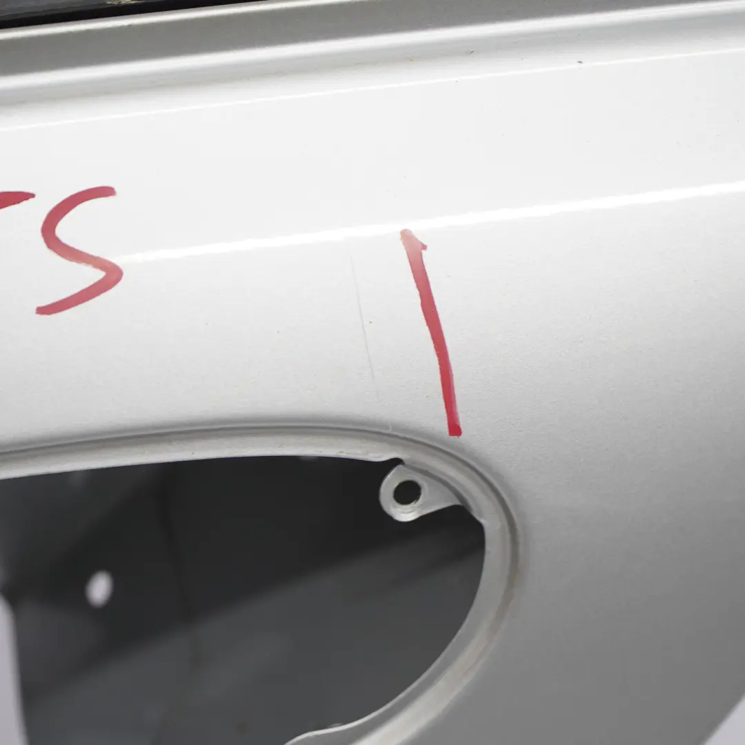 Longue Arrière Gauche Argent Titane Métallisé - 354 pour BMW E66 Porte à propos du numéro de pièce 7202089 BMW E66 Porte Longue Arrière Gauche Argent Titane Métallisé - 354 - SKU 7202089-TS - Numéro de pièce 7202089