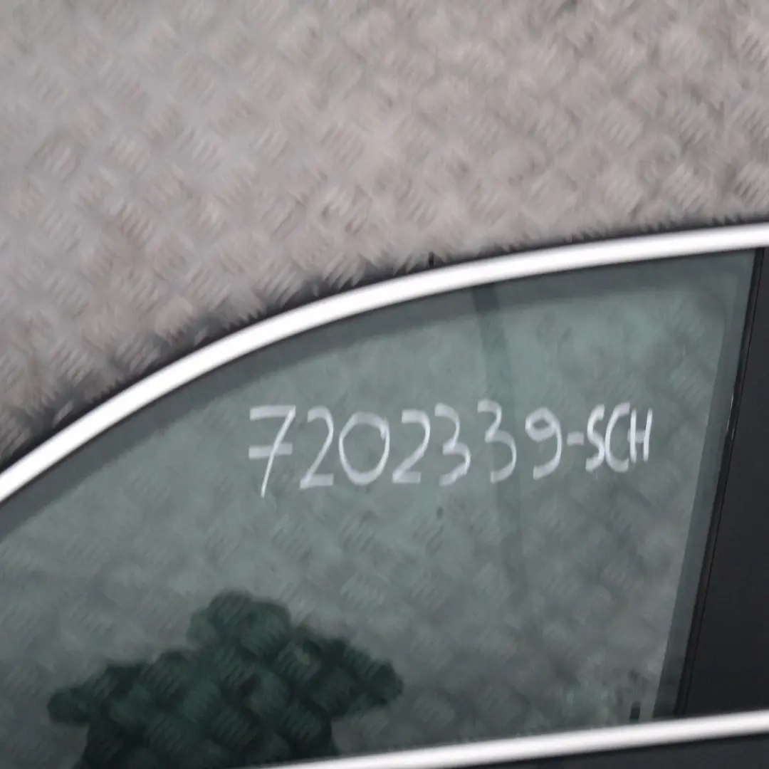 Cote Conducteur Porte avant Gauche Noir 2 pour BMW E60 E61 LCI à propos du numéro de pièce 7202339-SCH BMW E60 E61 LCI Cote Conducteur Porte avant Gauche Noir 2 - SKU 7202339-SCH - Numéro de pièce 7202339-SCH