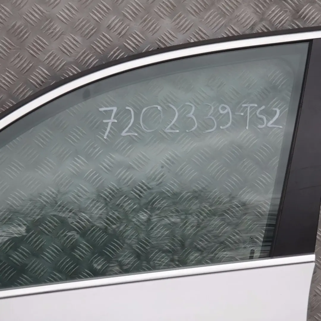 Drzwi lewe przednie titansilber 354 do BMW E60 E61 o numerze 7202339 BMW E60 E61 Drzwi lewe przednie titansilber 354 - SKU 7202339-TS2 - Numer Części 7202339