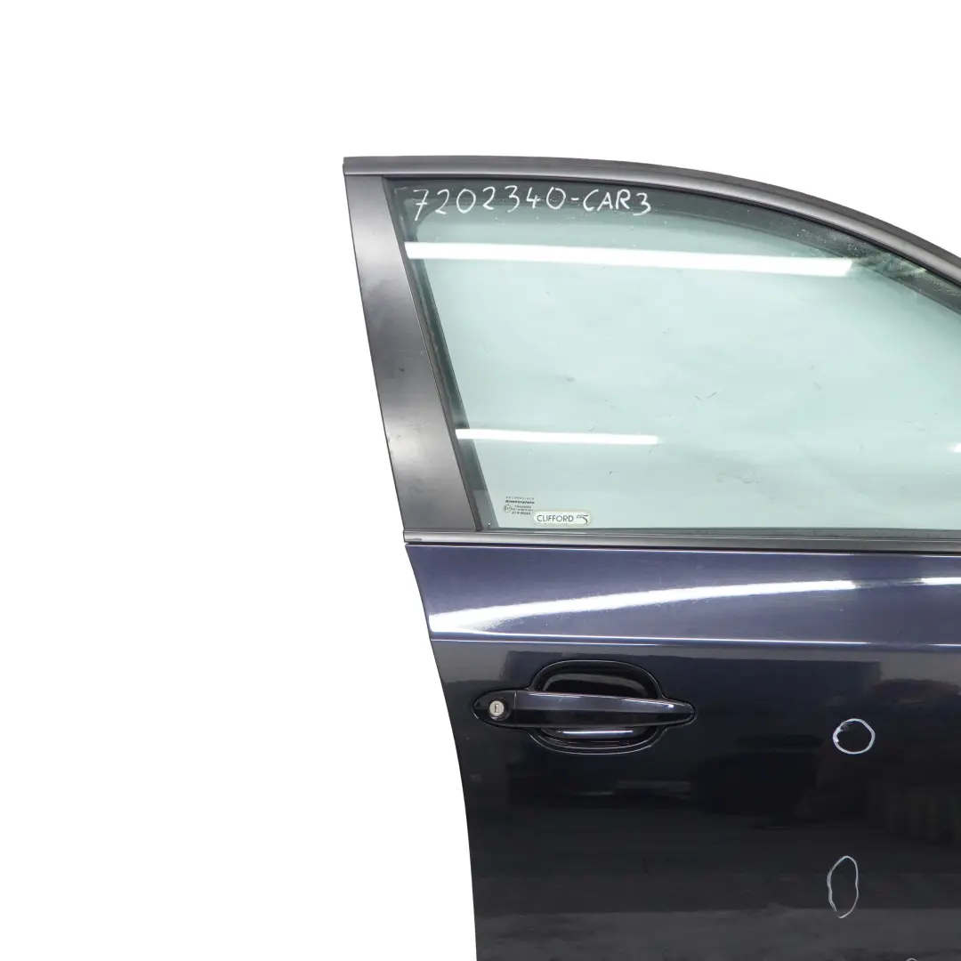 Tür Vorne Rechts Carbonschwarz Carbon Schwarz Metallic - 416 für BMW 5 E60 E61 mit Teilenummer 7202340 BMW 5 E60 E61 Tür Vorne Rechts Carbonschwarz Carbon Schwarz Metallic - 416 - SKU 7202340-CAR3 - Teilenummer 7202340