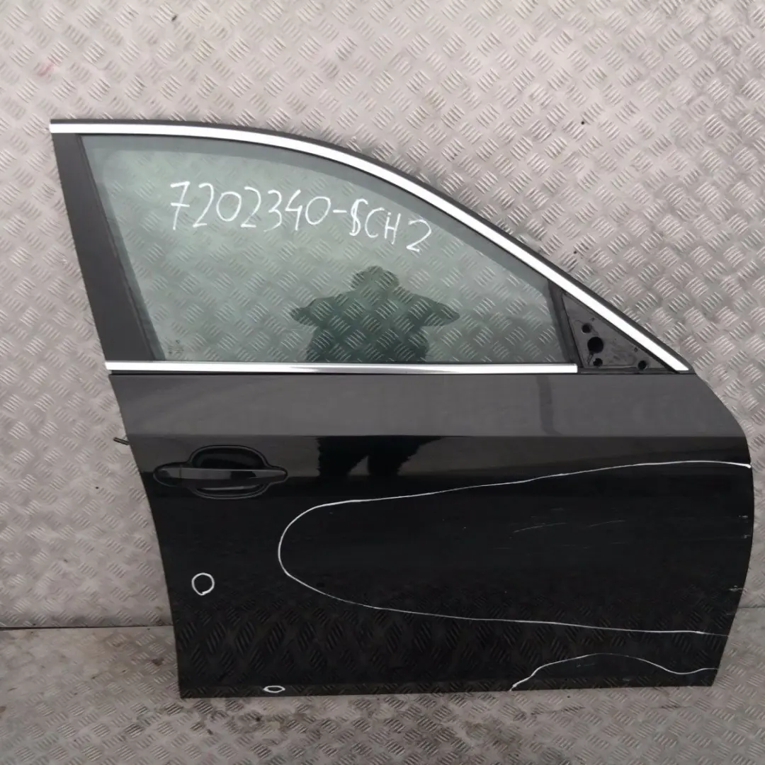 Genuine BMW 5 SERIES 2 E60 E61 Door Front Right O/S Black Schwarz 2 - 668 to with Part number 7202340 Genuine BMW 5 SERIES 2 E60 E61 Door Front Right O/S Black Schwarz 2 - 668 - SKU 7202340-SCH2 - Part number 7202340
