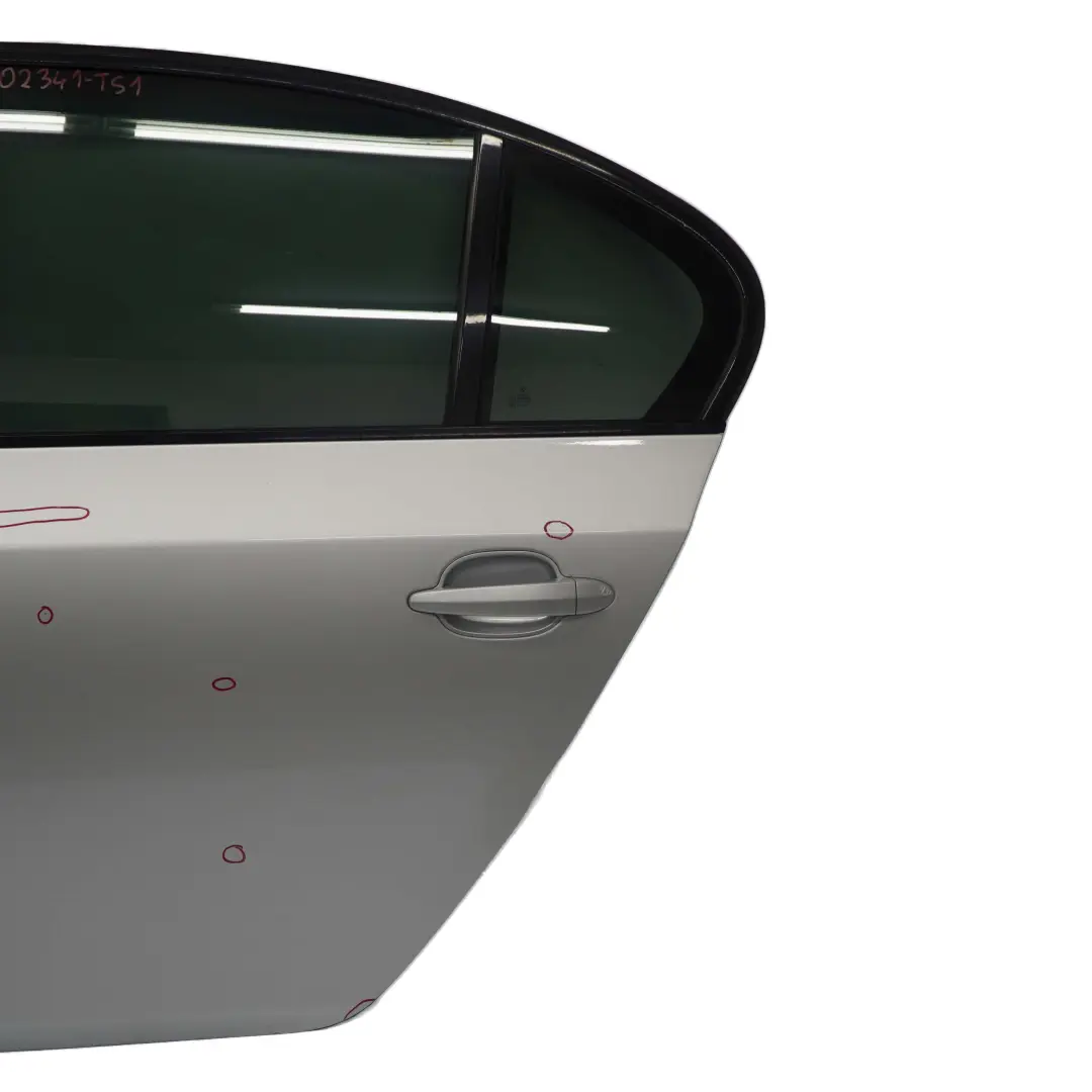 Puerta Trasera Izquierda Lado Pasajero Titansilber Plata - 354 para BMW E60 con número de pieza 7202341 BMW E60 Puerta Trasera Izquierda Lado Pasajero Titansilber Plata - 354 - SKU 7202341-TS1 - Número de pieza 7202341