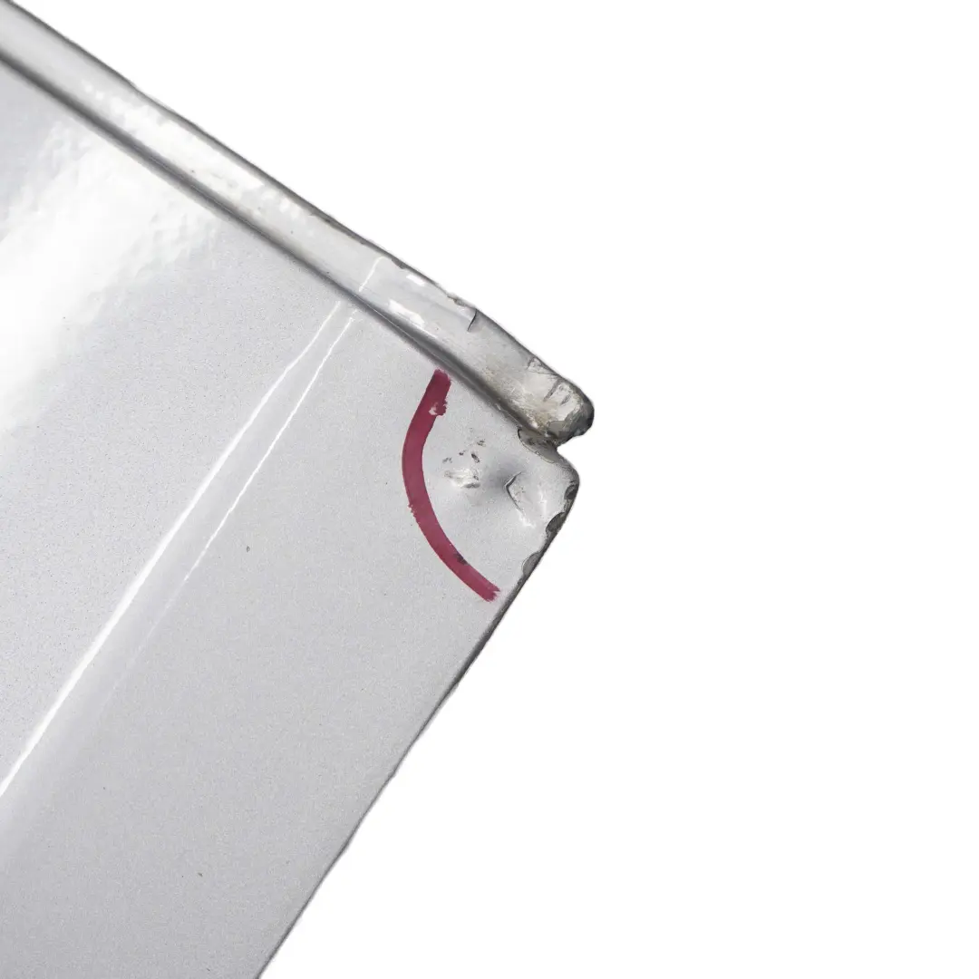 Portiera Posteriore Destra Argento-Titanio Argento Metallizzato - 354 per BMW E60 con numero di parte 7202342 BMW E60 Portiera Posteriore Destra Argento-Titanio Argento Metallizzato - 354 - SKU 7202342-TS1 - Numero di parte 7202342