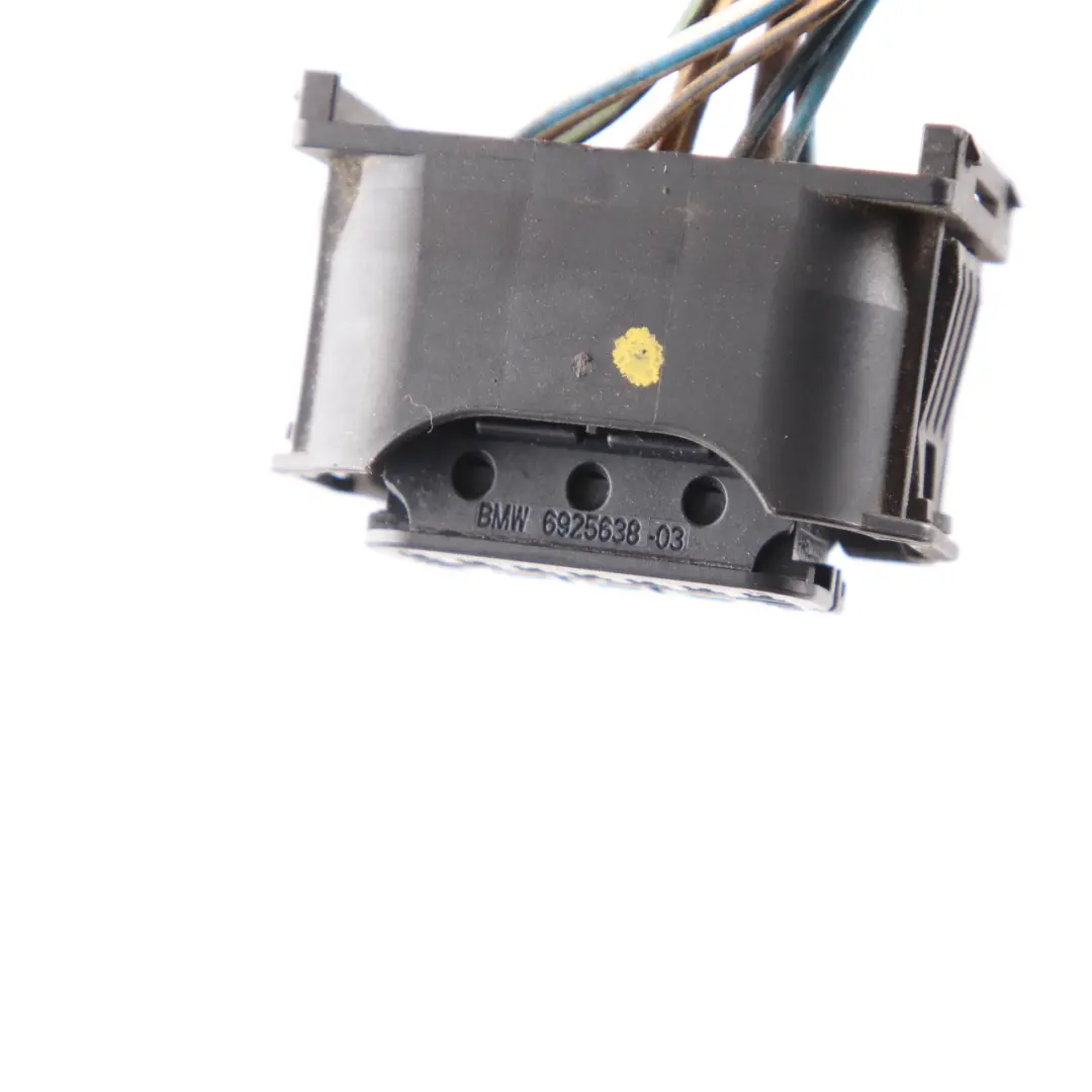 BMW E90 E91 LCI Headlight Front Lamp Light Right O/S Plug Socket Wiring 6925638 - SKU 7202576-5 - Part number 7202576