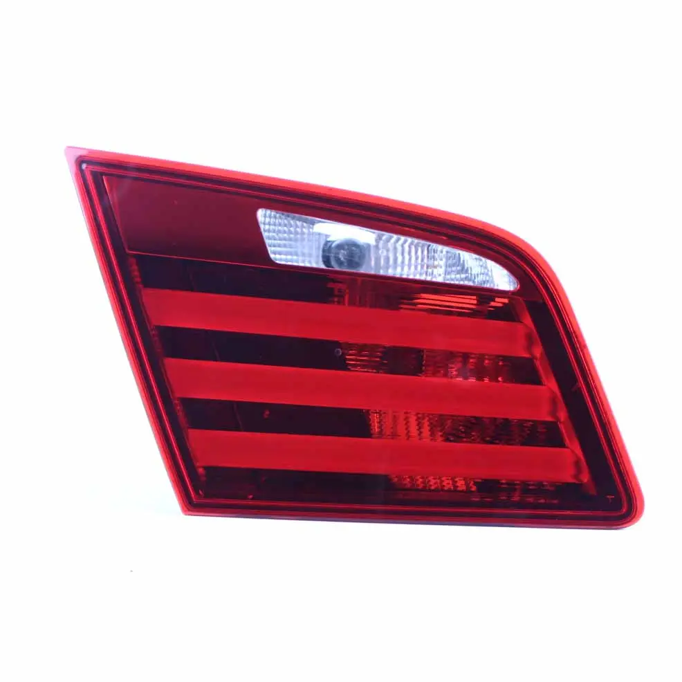 Luz En Tapa De Maletero Izquierda N/S Luz Trasera para BMW F10 con número de pieza 7203225 BMW F10 Luz En Tapa De Maletero Izquierda N/S Luz Trasera - SKU 7203225 - Número de pieza 7203225