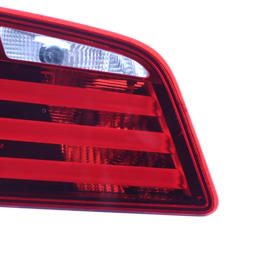 Luz En Tapa De Maletero Izquierda N/S Luz Trasera para BMW F10 con número de pieza 7203225 BMW F10 Luz En Tapa De Maletero Izquierda N/S Luz Trasera - SKU 7203225 - Número de pieza 7203225