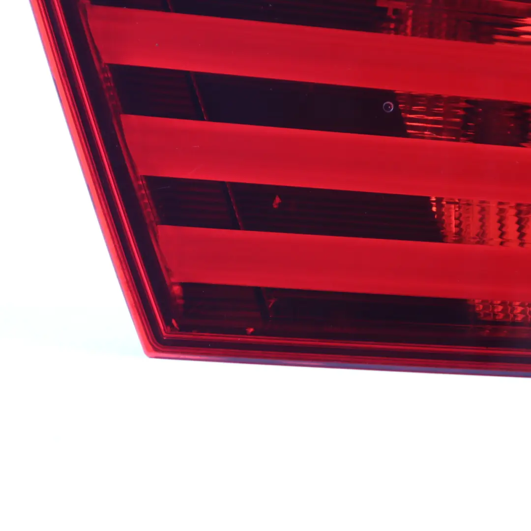 Luz En Tapa De Maletero Izquierda N/S Luz Trasera para BMW F10 con número de pieza 7203225 BMW F10 Luz En Tapa De Maletero Izquierda N/S Luz Trasera - SKU 7203225 - Número de pieza 7203225