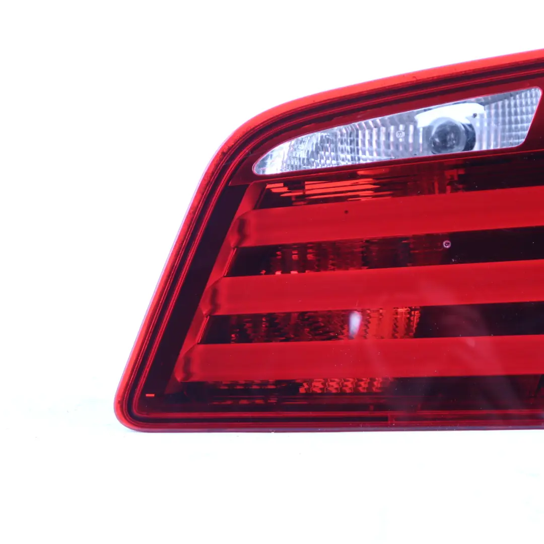 Lumière dans le couvercle du coffre Lampe arrière droite pour BMW F10 à propos du numéro de pièce 7203226 BMW F10 Lumière dans le couvercle du coffre Lampe arrière droite - SKU 7203226 - Numéro de pièce 7203226