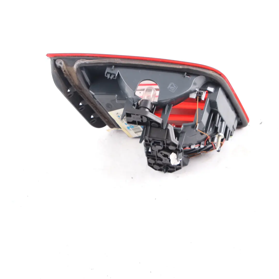 Lumière dans le couvercle du coffre Lampe arrière droite pour BMW F10 à propos du numéro de pièce 7203226 BMW F10 Lumière dans le couvercle du coffre Lampe arrière droite - SKU 7203226 - Numéro de pièce 7203226