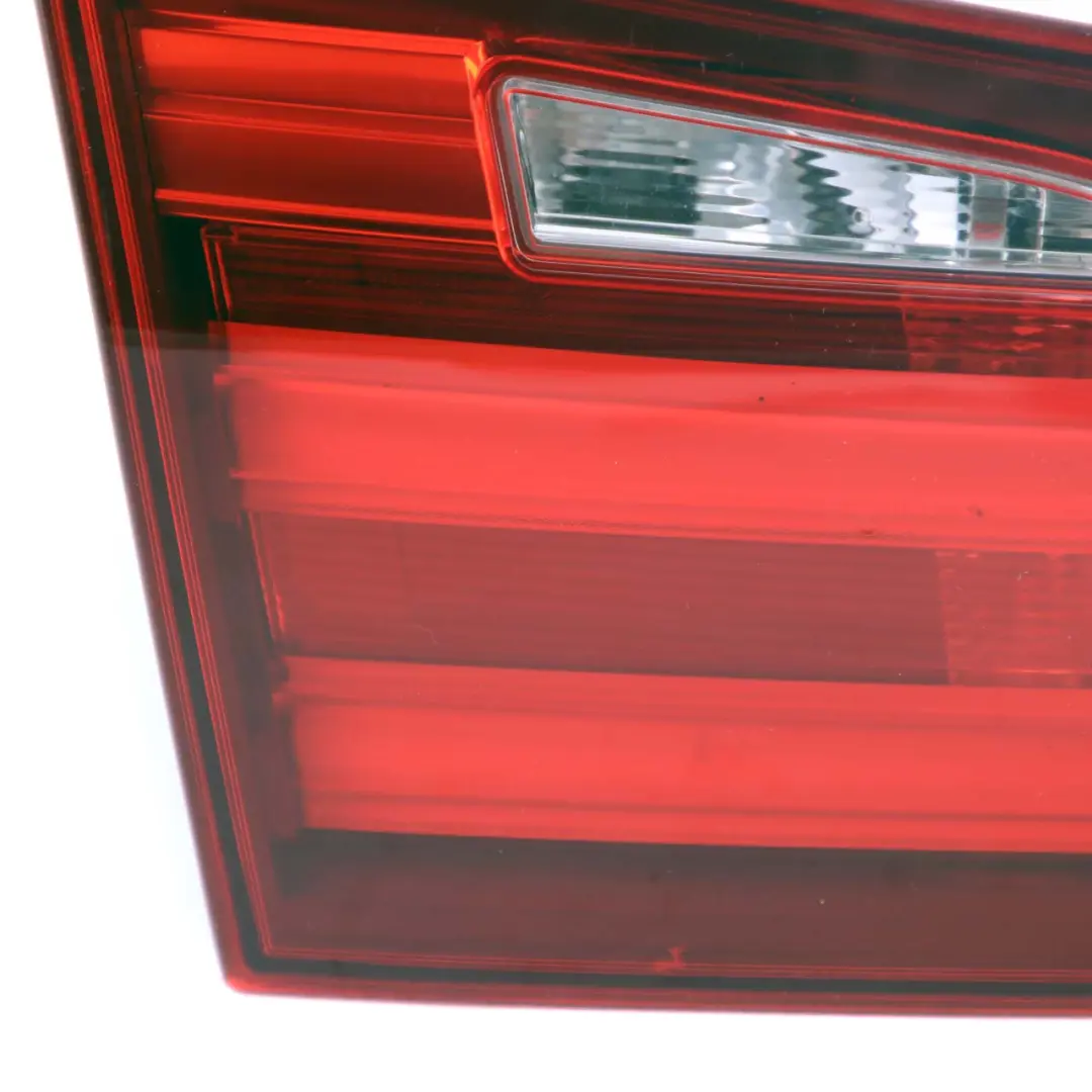Lampada Coperchio Bagagliaio Portellone Posteriore per BMW F11 Touring con numero di parte 7203227 BMW F11 Touring Lampada Coperchio Bagagliaio Portellone Posteriore - SKU 7203227 - Numero di parte 7203227