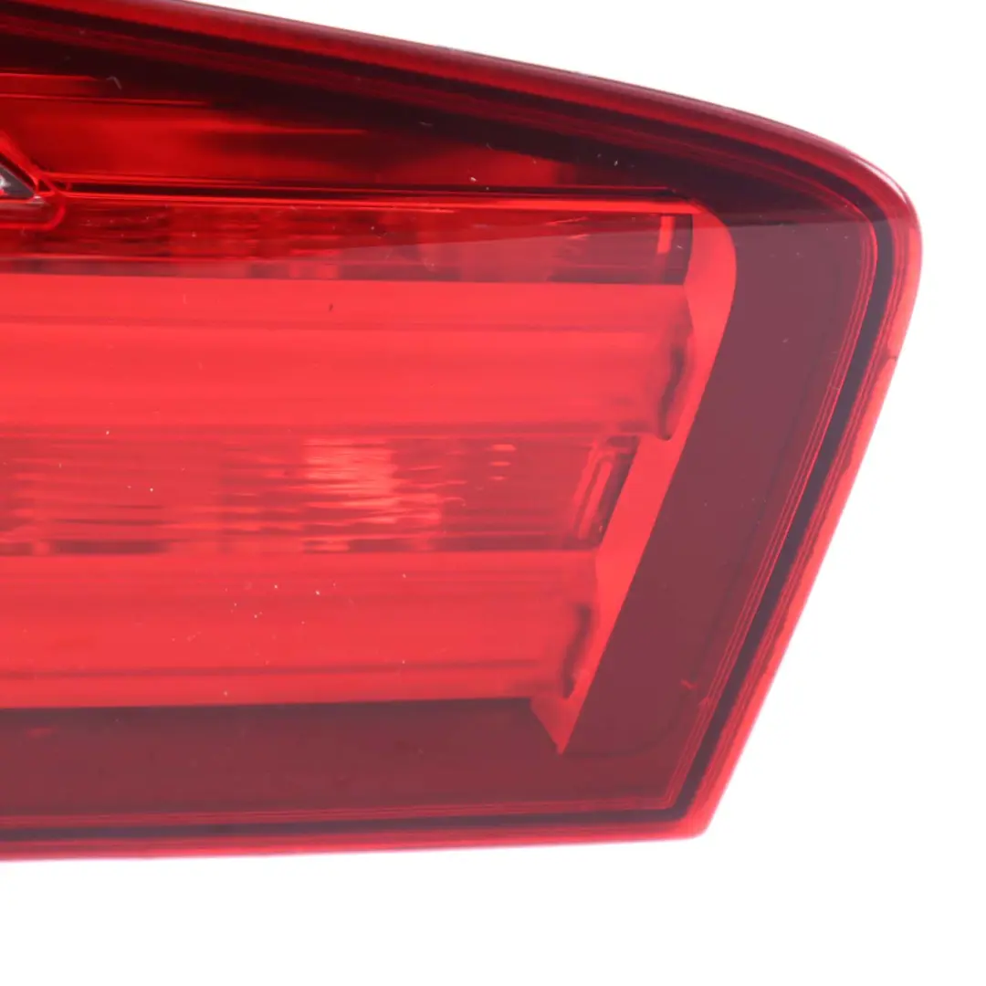 Lampada Coperchio Bagagliaio Portellone Posteriore per BMW F11 Touring con numero di parte 7203227 BMW F11 Touring Lampada Coperchio Bagagliaio Portellone Posteriore - SKU 7203227 - Numero di parte 7203227