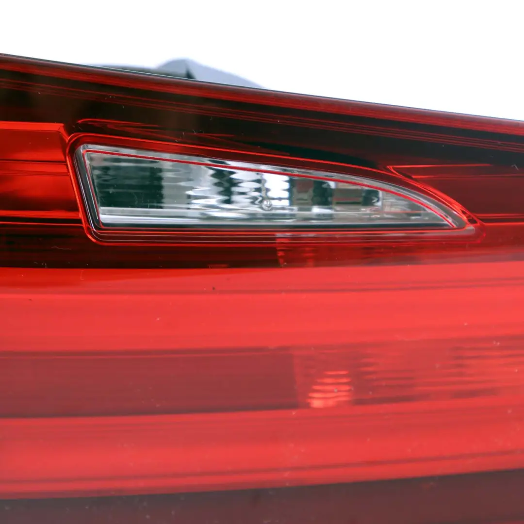 Lampada Coperchio Bagagliaio Portellone Posteriore per BMW F11 Touring con numero di parte 7203227 BMW F11 Touring Lampada Coperchio Bagagliaio Portellone Posteriore - SKU 7203227 - Numero di parte 7203227
