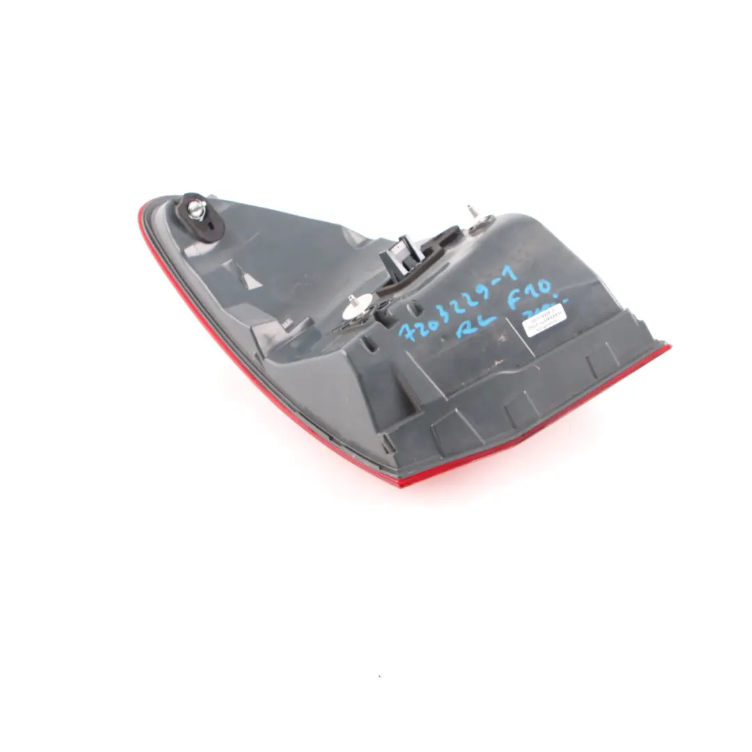 Luz Trasera En El Panel Lateral Izquierdo Lámpara para BMW F10 con número de pieza 7203229 BMW F10 Luz Trasera En El Panel Lateral Izquierdo Lámpara - SKU 7203229-1 - Número de pieza 7203229