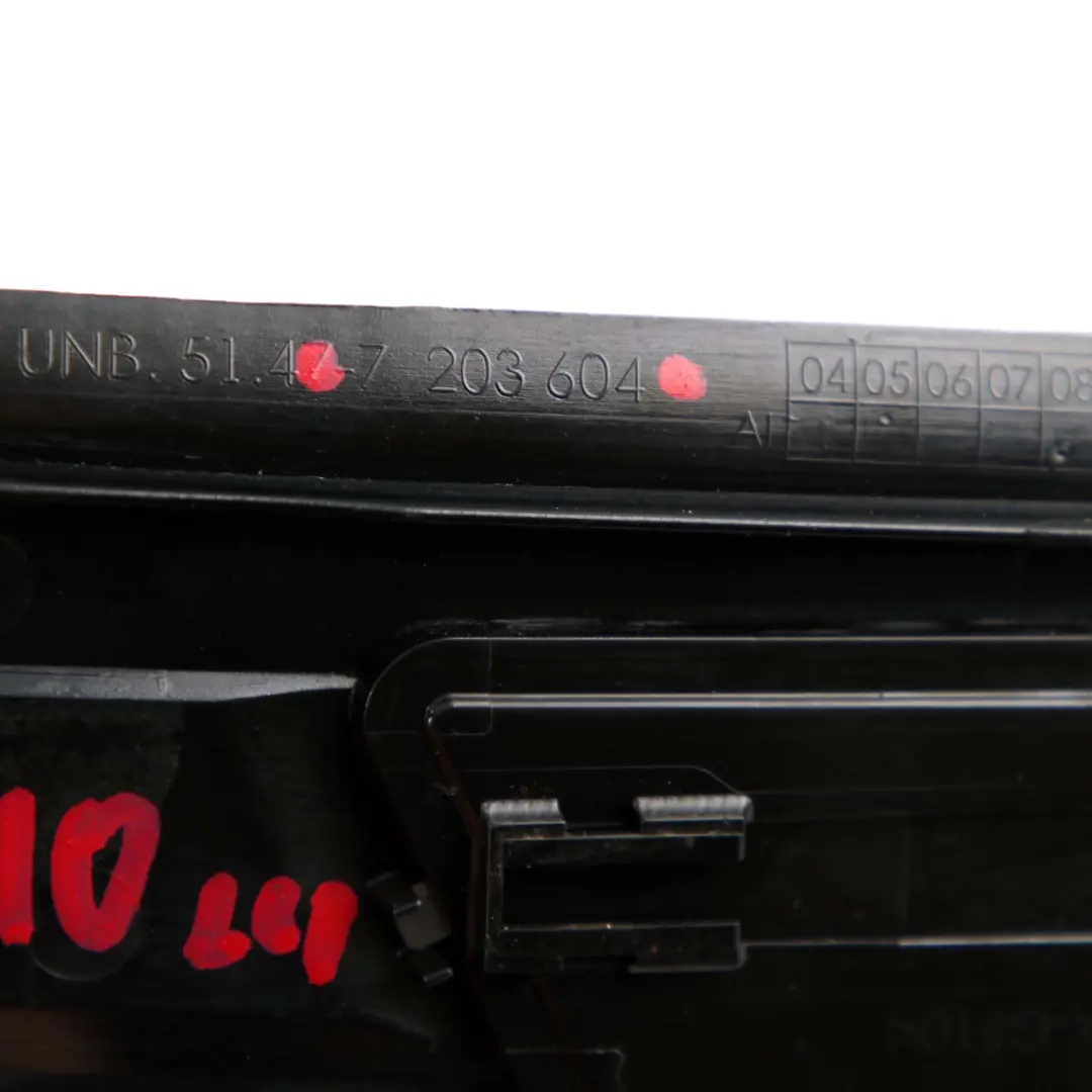 posteriore destra Ingresso Porta Coprire Trim Sill Striscia per BMW F10 F11 LCI con numero di parte 7203604 BMW F10 F11 LCI posteriore destra Ingresso Porta Coprire Trim Sill Striscia - SKU 7203604 - Numero di parte 7203604