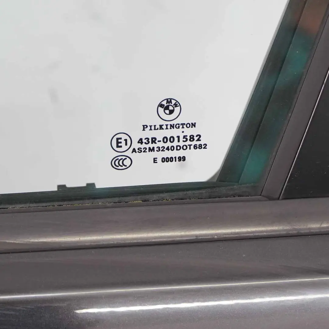 Porta anteriore sinistra Nero Zaffiro Metallizzato - 475 per BMW E90 E91 con numero di parte 7203643 BMW E90 E91 Porta anteriore sinistra Nero Zaffiro Metallizzato - 475 - SKU 7203643-BS1 - Numero di parte 7203643