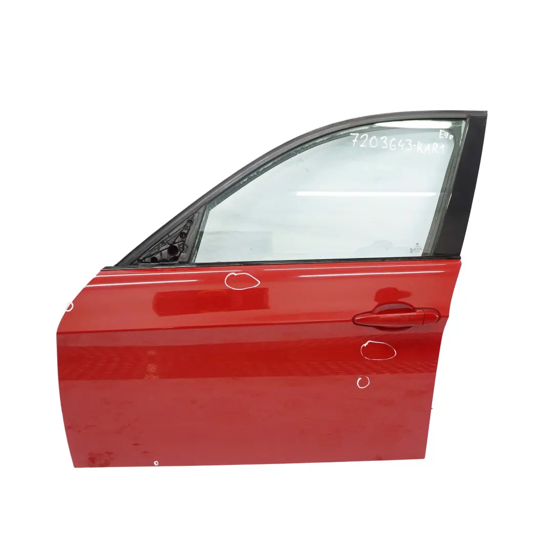 Puerta Delantera Izquierda Karmesinrot Rojo Carmesi - A61 para BMW E90 E91 1 con número de pieza 7203643 BMW E90 E91 1 Puerta Delantera Izquierda Karmesinrot Rojo Carmesi - A61 - SKU 7203643-KAR1 - Número de pieza 7203643