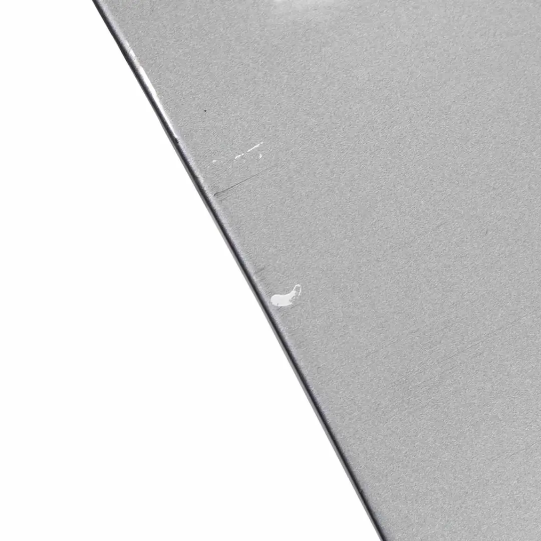 Porta anteriore sinistra Spacegrau Grigio Metallizzato - A52 per BMW E90 E91 con numero di parte 7203643 BMW E90 E91 Porta anteriore sinistra Spacegrau Grigio Metallizzato - A52 - SKU 7203643-SCG2 - Numero di parte 7203643