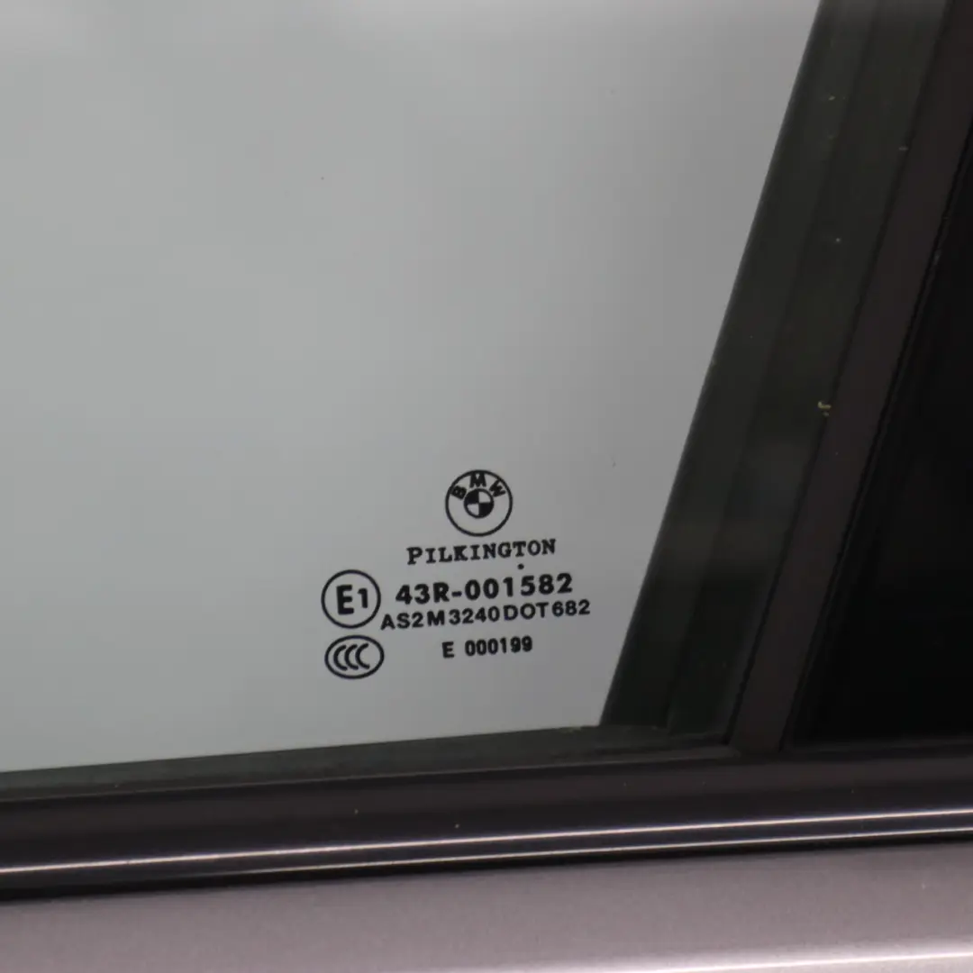 Porta anteriore sinistra Spacegrau Grigio Spazio Metallizzato - A52 per BMW E90 E91 con numero di parte 7203643 BMW E90 E91 Porta anteriore sinistra Spacegrau Grigio Spazio Metallizzato - A52 - SKU 7203643-SCG - Numero di parte 7203643