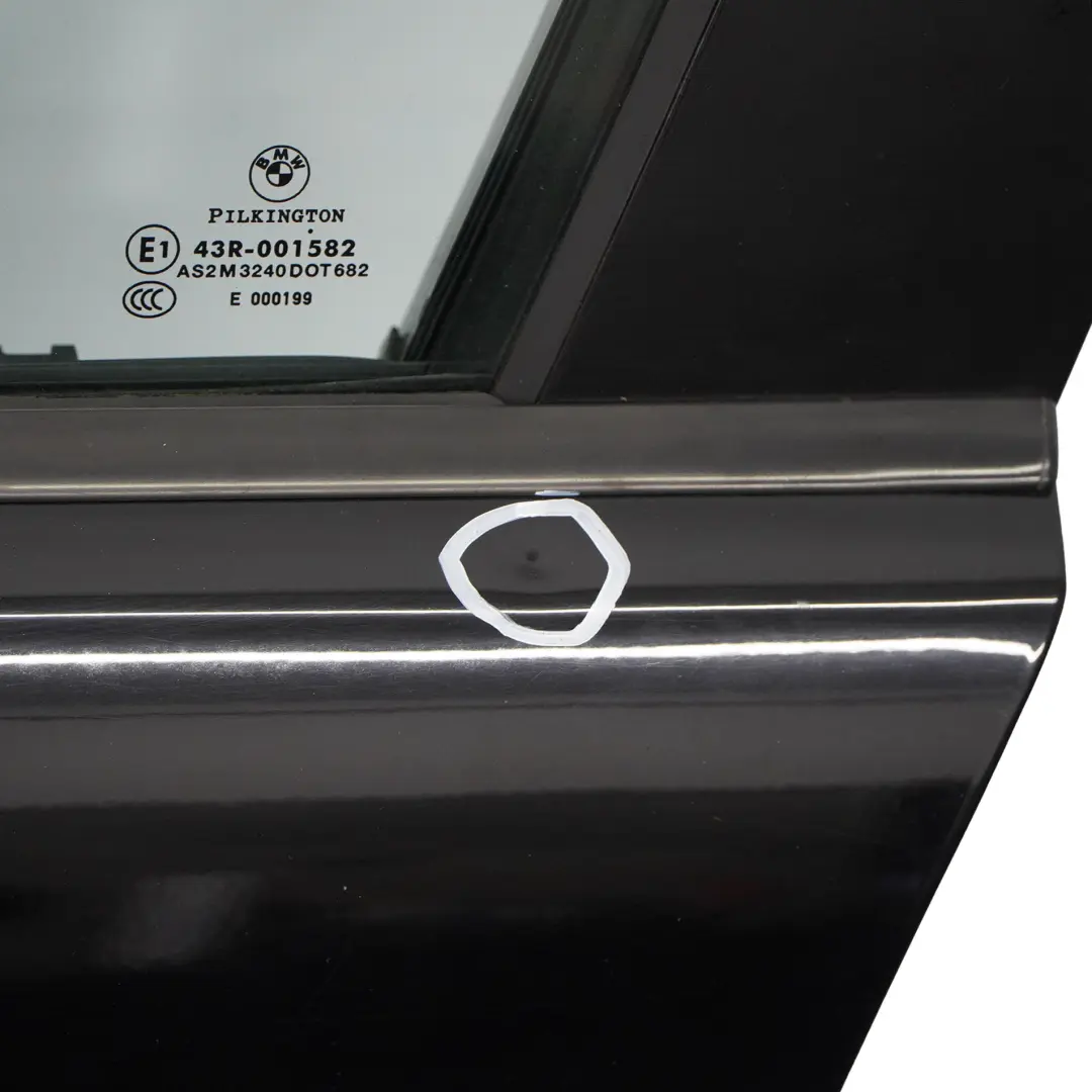 Porta anteriore sinistra Schwarz 2 Nero - 668 per BMW E90 E91 con numero di parte 7203643 BMW E90 E91 Porta anteriore sinistra Schwarz 2 Nero - 668 - SKU 7203643-SCH - Numero di parte 7203643