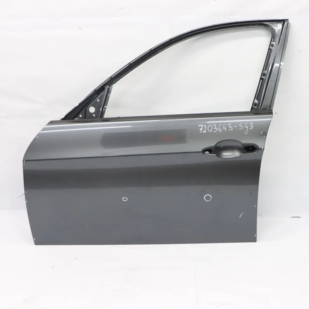 Porta anteriore sinistra Sparkling Graphite Metallic - A22 per BMW E90 E91 con numero di parte 7203643 BMW E90 E91 Porta anteriore sinistra Sparkling Graphite Metallic - A22 - SKU 7203643-SG3 - Numero di parte 7203643