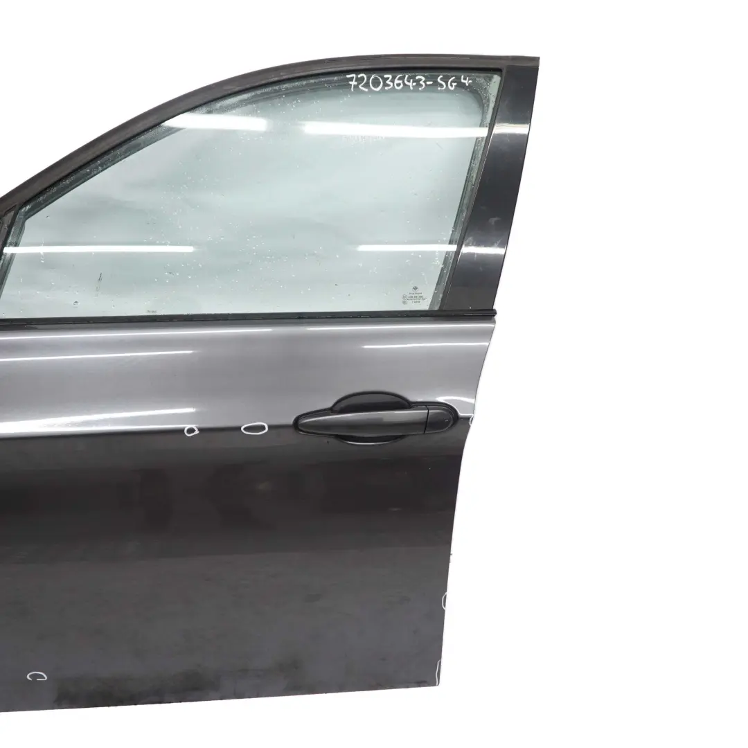 Porta Anteriore Sinistra Frizzante Grafite Metallizzato - A22 per BMW E90 E91 con numero di parte 7203643 BMW E90 E91 Porta Anteriore Sinistra Frizzante Grafite Metallizzato - A22 - SKU 7203643-SG4 - Numero di parte 7203643