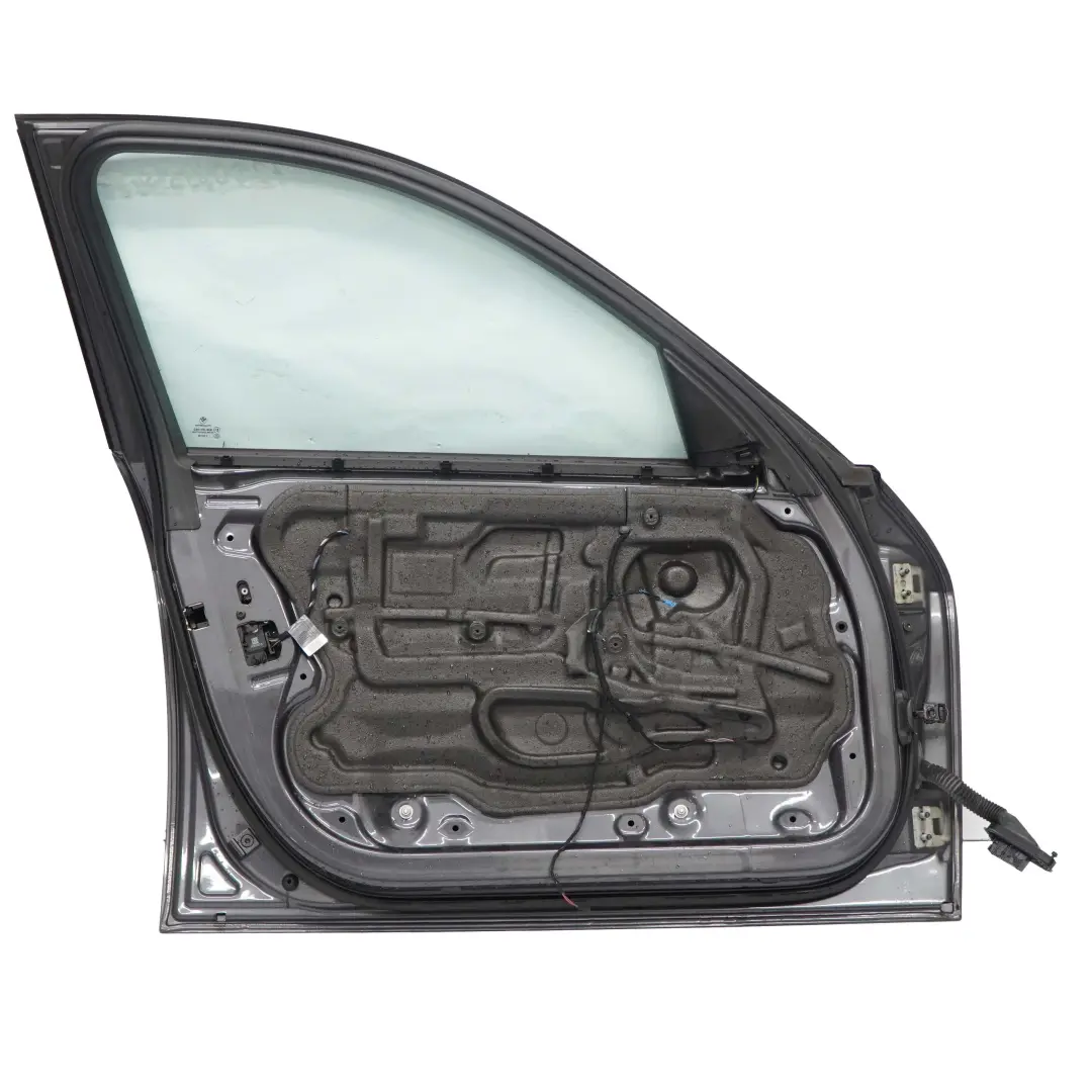 Puerta Delantera Lado Izquierdo E91 Sparkling Graphite Metallic - A22 para BMW E90 con número de pieza 7203643 BMW E90 Puerta Delantera Lado Izquierdo E91 Sparkling Graphite Metallic - A22 - SKU 7203643-SG5 - Número de pieza 7203643