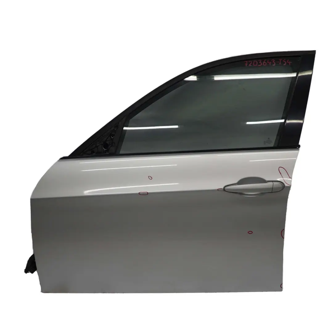 Tür Vorne Links Titansilber Titan Silber Metallic - 354 für BMW 3 er E90 E91 mit Teilenummer 7203643 BMW 3 er E90 E91 Tür Vorne Links Titansilber Titan Silber Metallic - 354 - SKU 7203643-TS4 - Teilenummer 7203643
