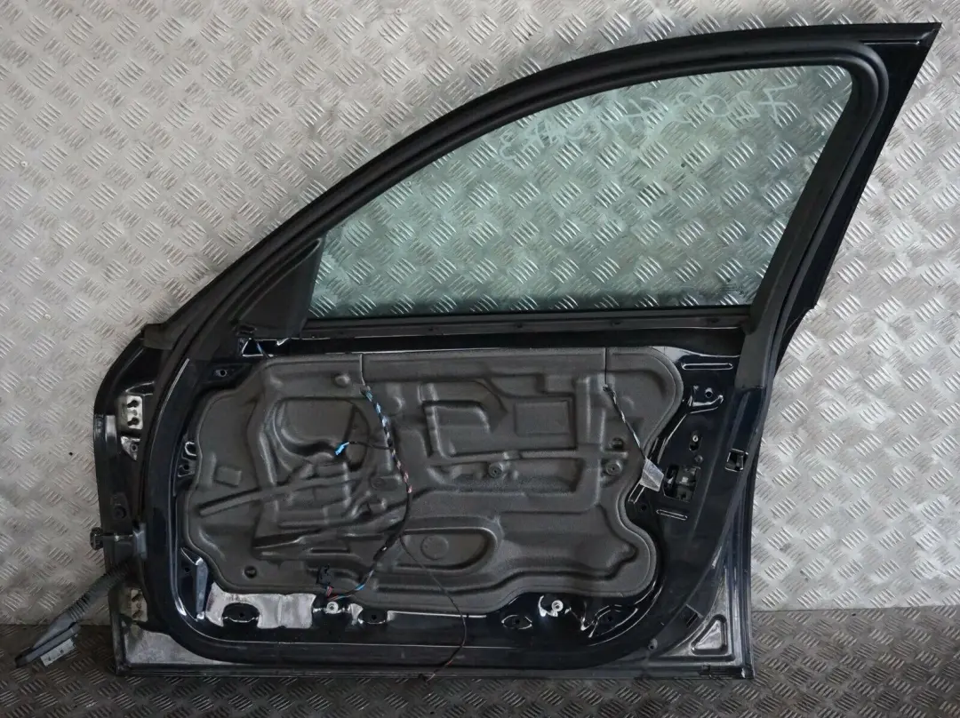 Door Front Right O/S Carbonschwarz Carbon Black - 416 to BMW 3 Series E90 E91 3 with Part number 7203644 BMW 3 Series E90 E91 3 Door Front Right O/S Carbonschwarz Carbon Black - 416 - SKU 7203644-CAR3 - Part number 7203644