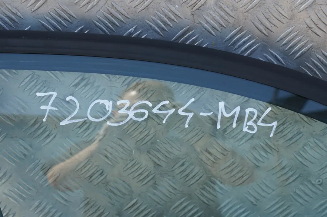 BMW E90 E91 Drzwi prawe przednie monacoblau A35 - SKU 7203644-MB4 - Numer Części 7203644
