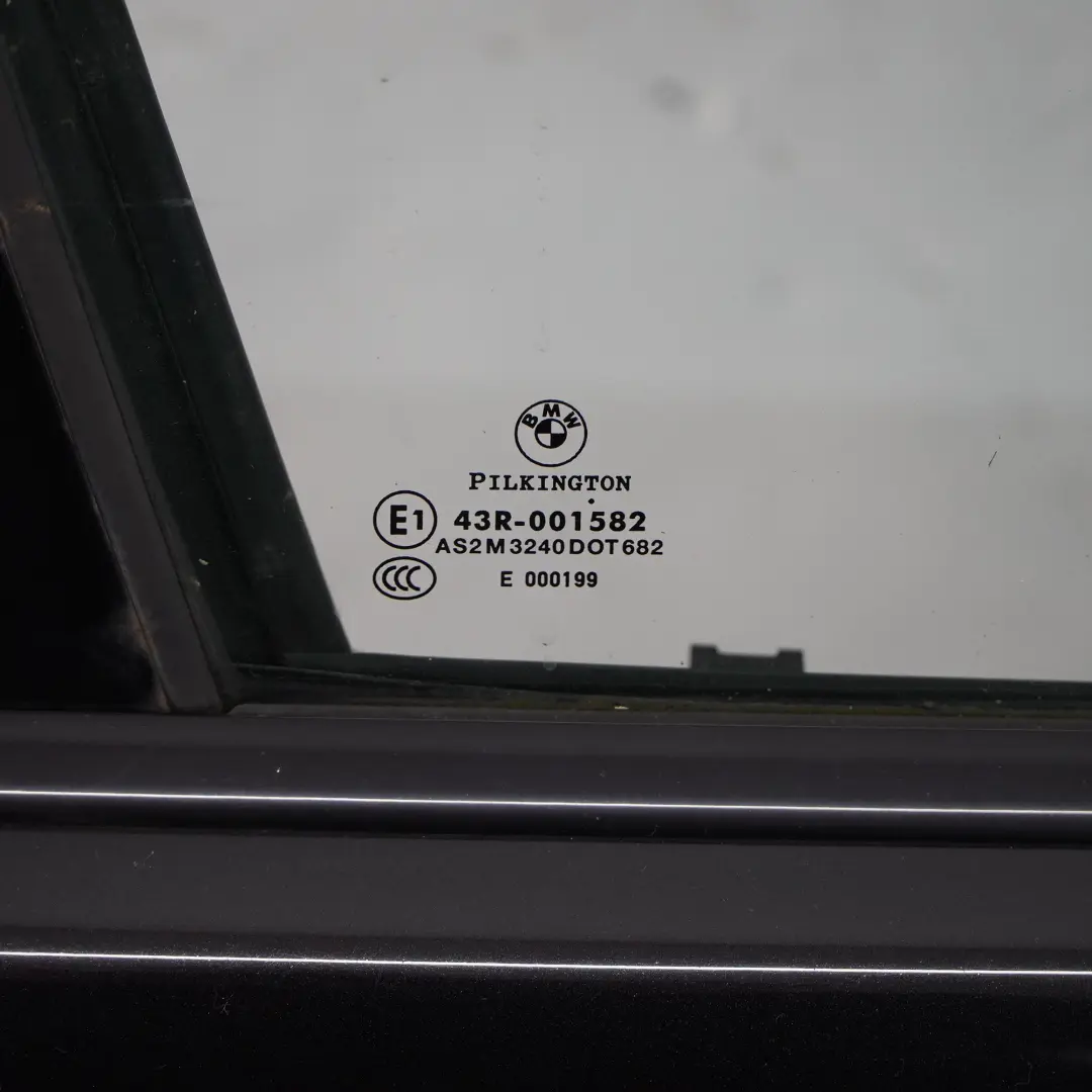 Porta anteriore destra Nero Zaffiro Metallizzato - 475 per BMW E90 E91 con numero di parte 7203644 BMW E90 E91 Porta anteriore destra Nero Zaffiro Metallizzato - 475 - SKU 7203644-BS4 - Numero di parte 7203644