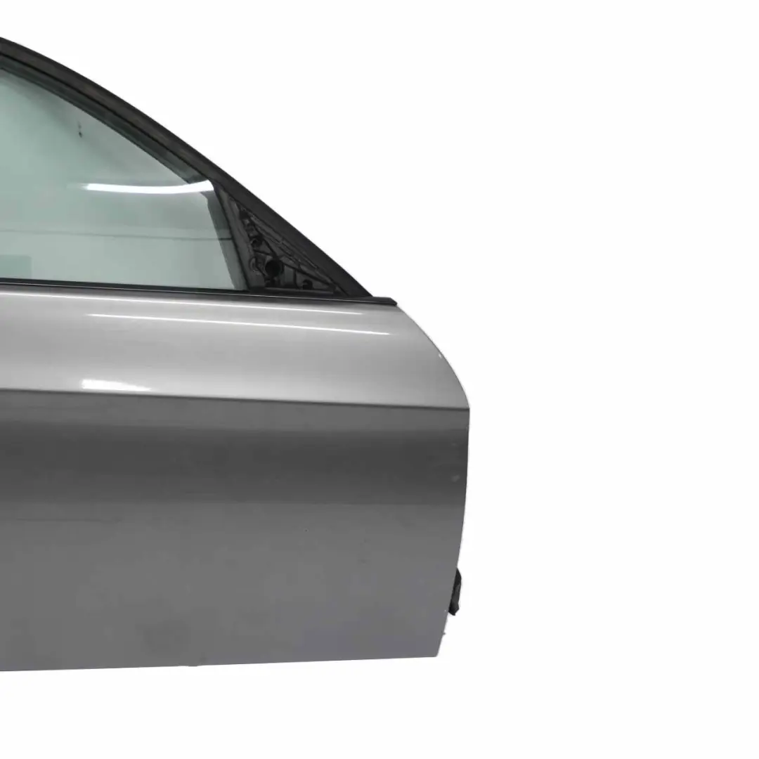 Puerta Delantera Derecha Gris Spacegrau Metalizado - A52 para BMW E90 E91 con número de pieza 7203644 BMW E90 E91 Puerta Delantera Derecha Gris Spacegrau Metalizado - A52 - SKU 7203644-SCG - Número de pieza 7203644