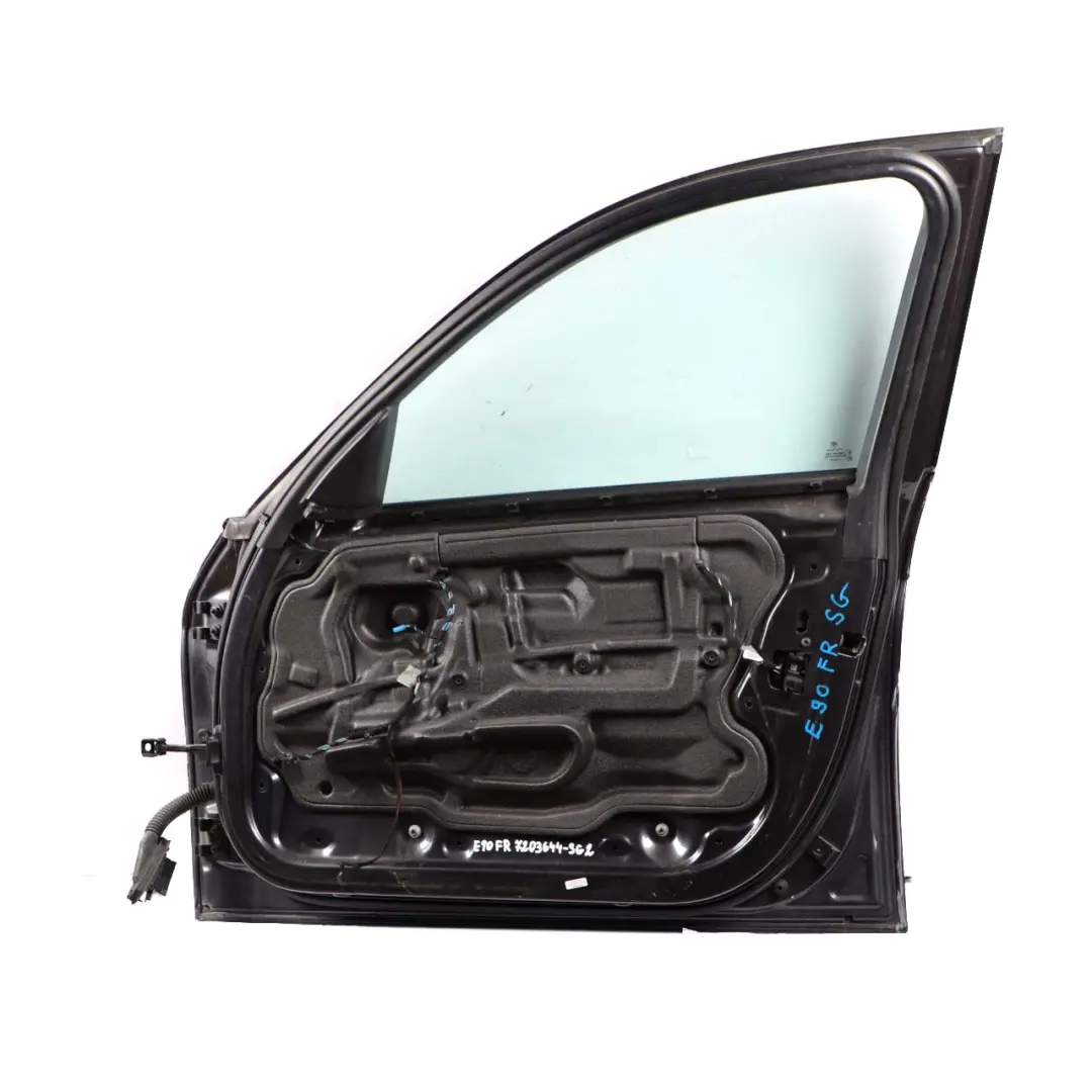 Drzwi prawe prawy przód sparkling graphite do BMW E90 o numerze 7203644 BMW E90 Drzwi prawe prawy przód sparkling graphite - SKU 7203644-SG2 - Numer Części 7203644